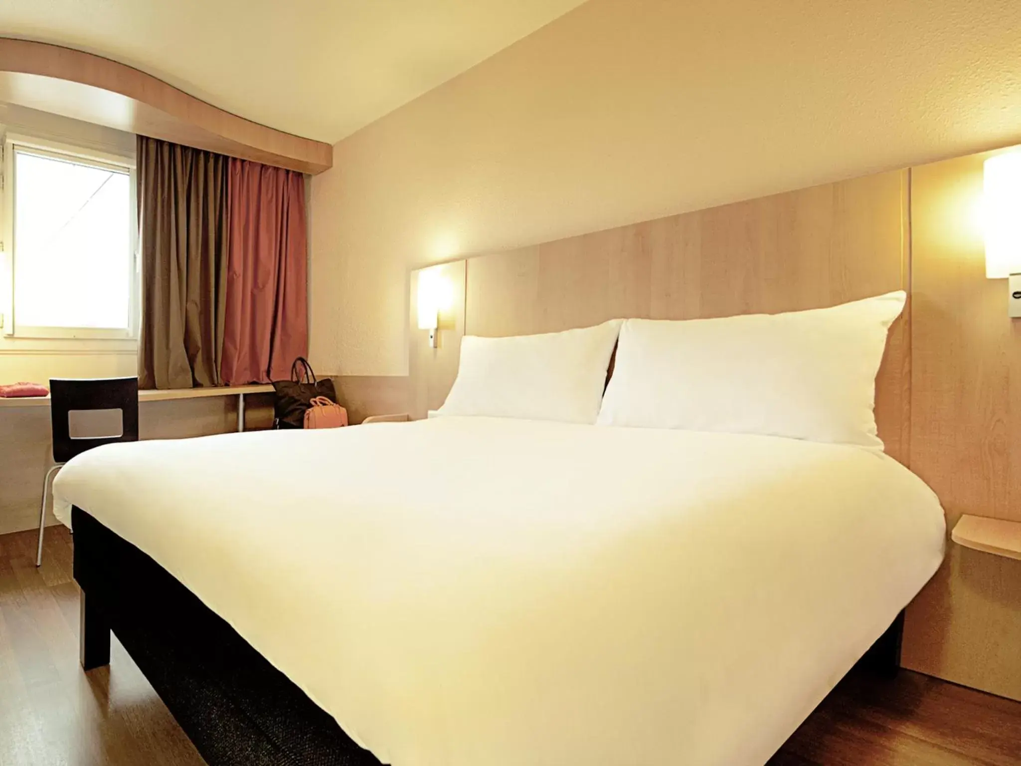 Bed in Hotel ibis Braga