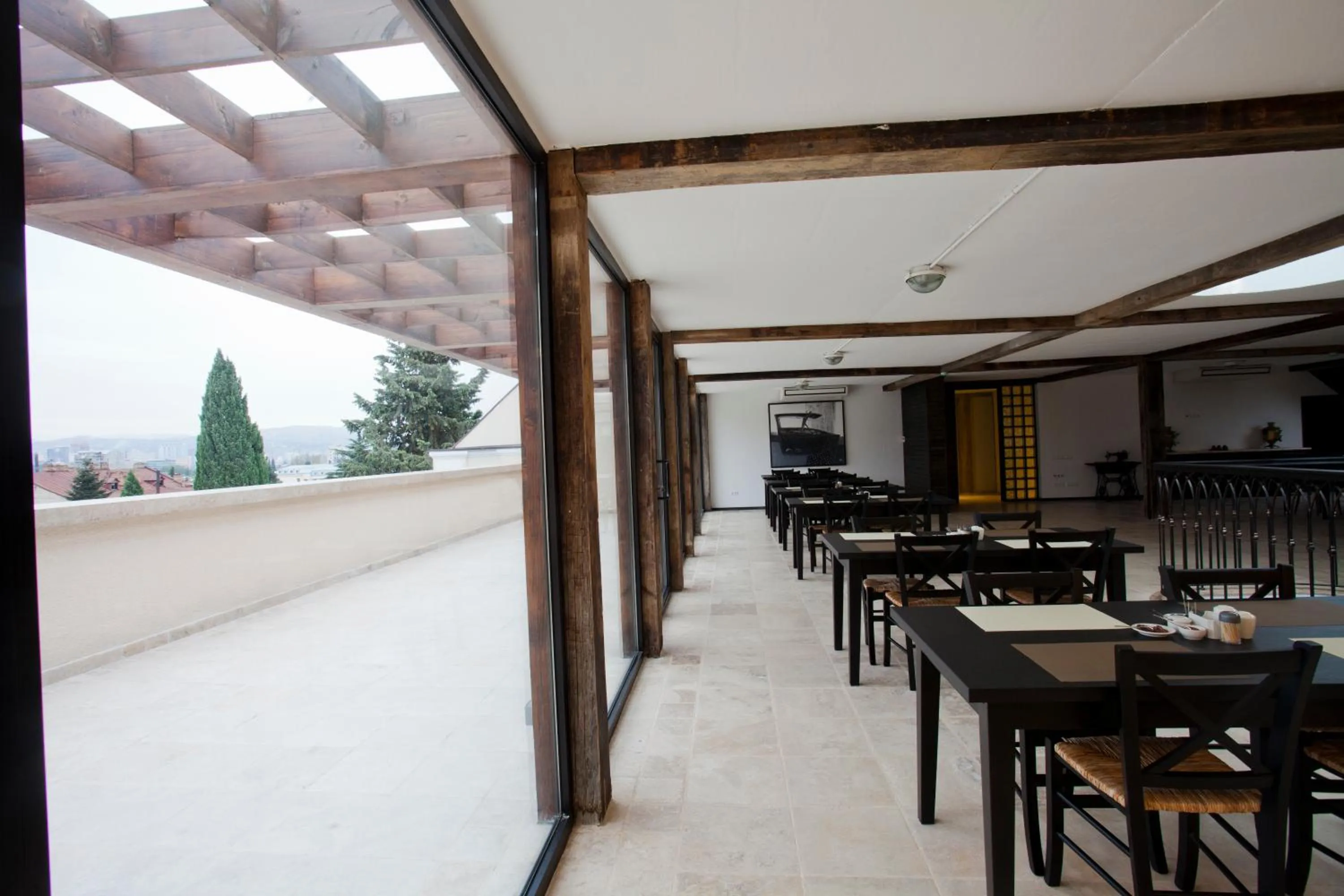 Restaurant/places to eat in Hotel ZP Palace