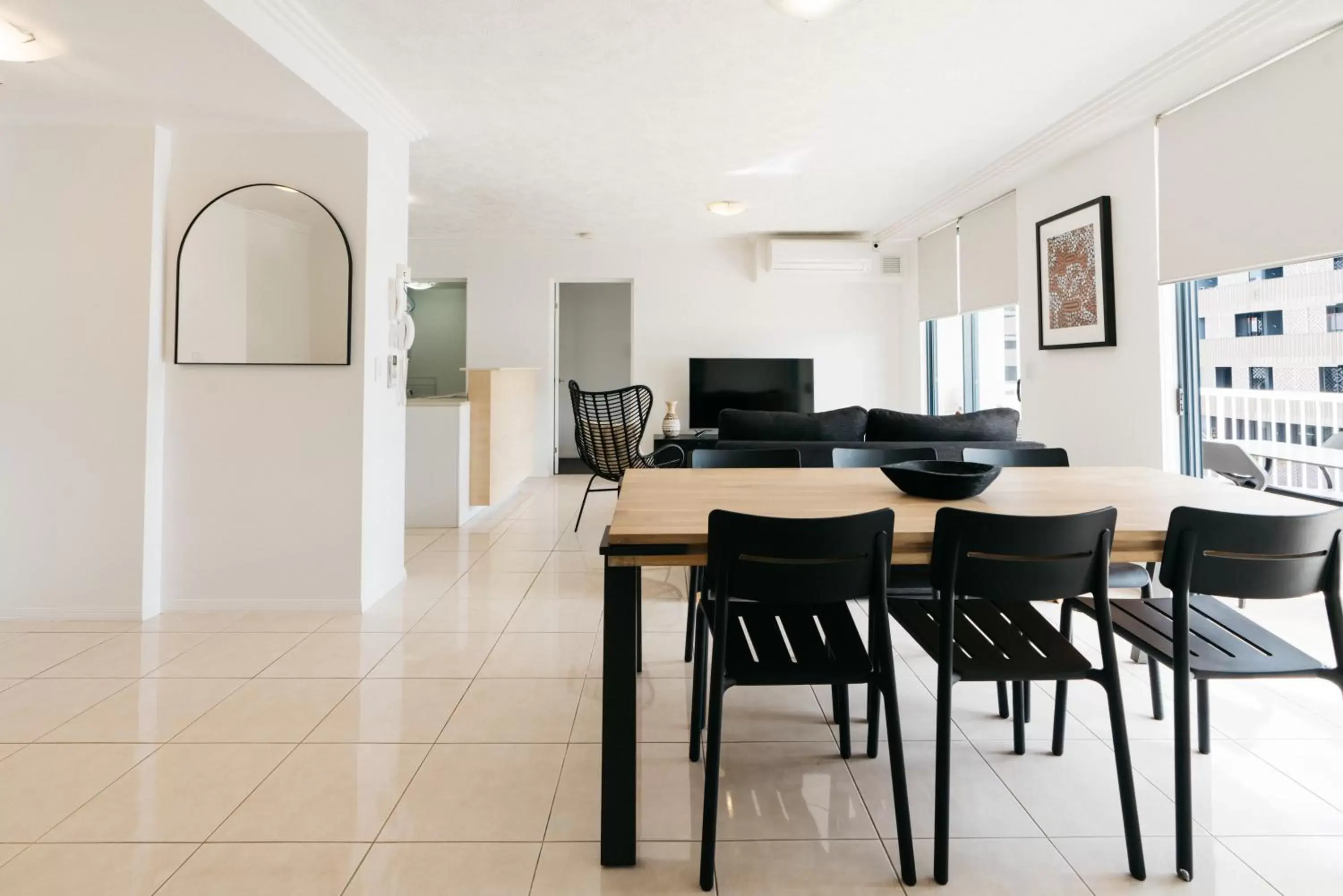 Patio, Dining Area in Gabba Central Apartments