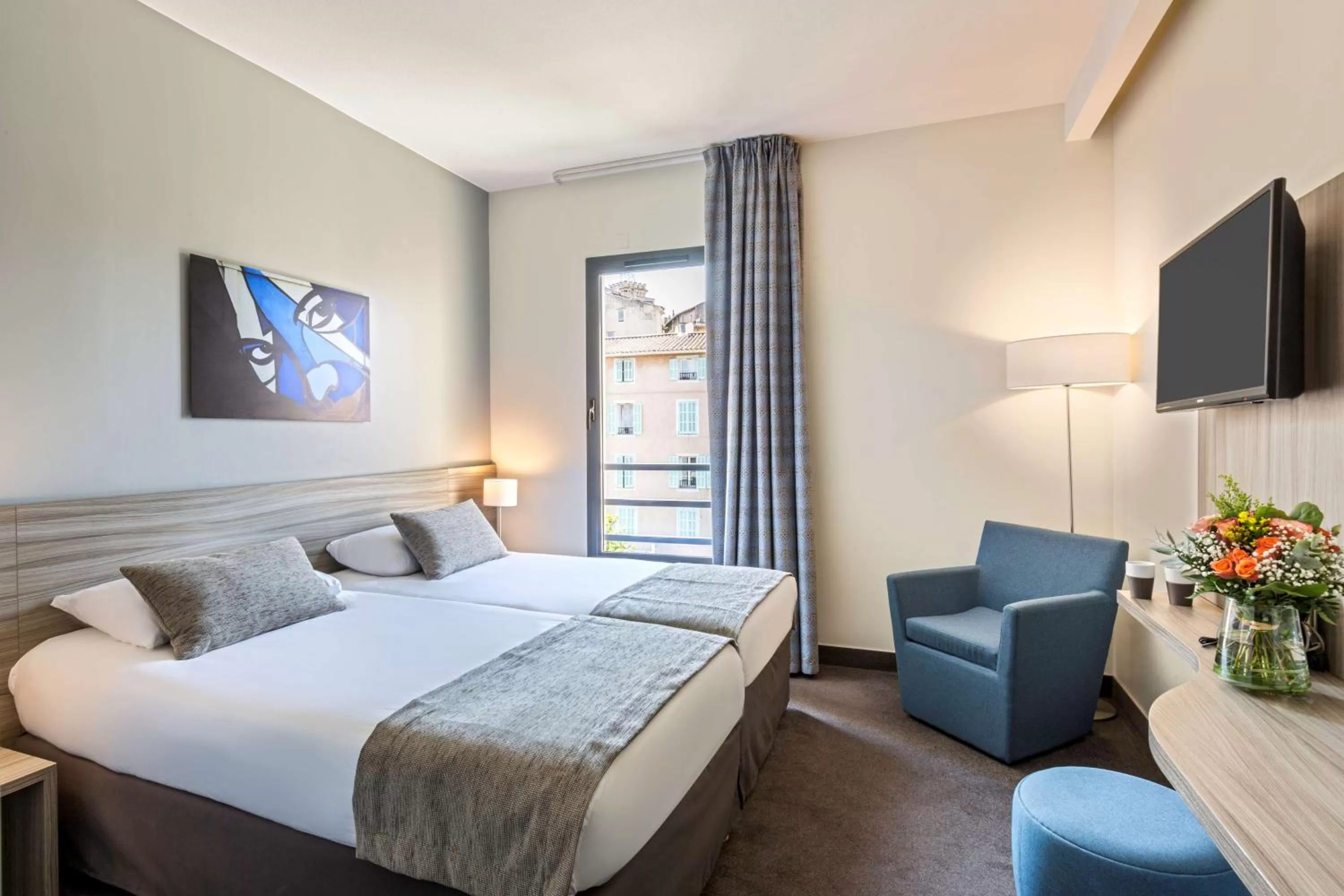 Photo of the whole room, Bed in Best Western Linko Aubagne