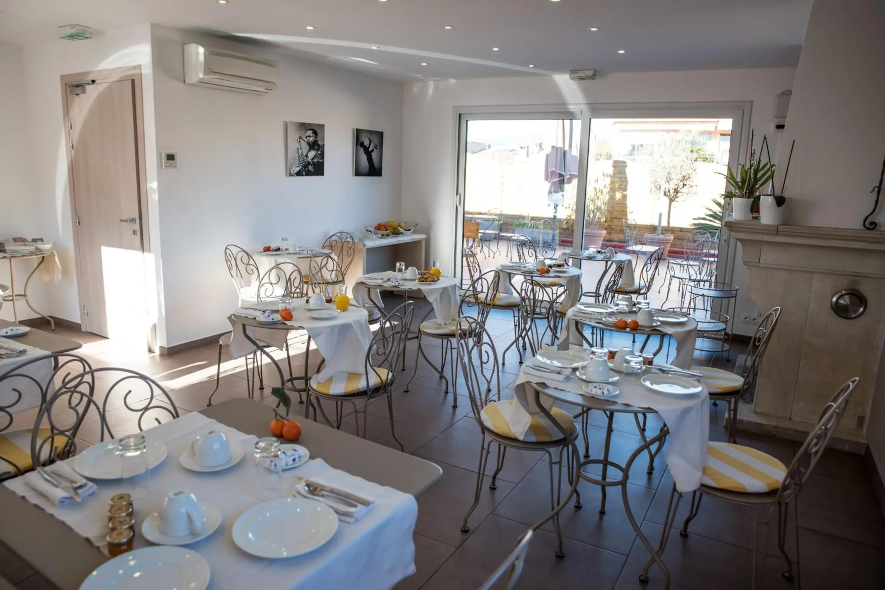 Restaurant/Places to Eat in Hôtel CasaBella