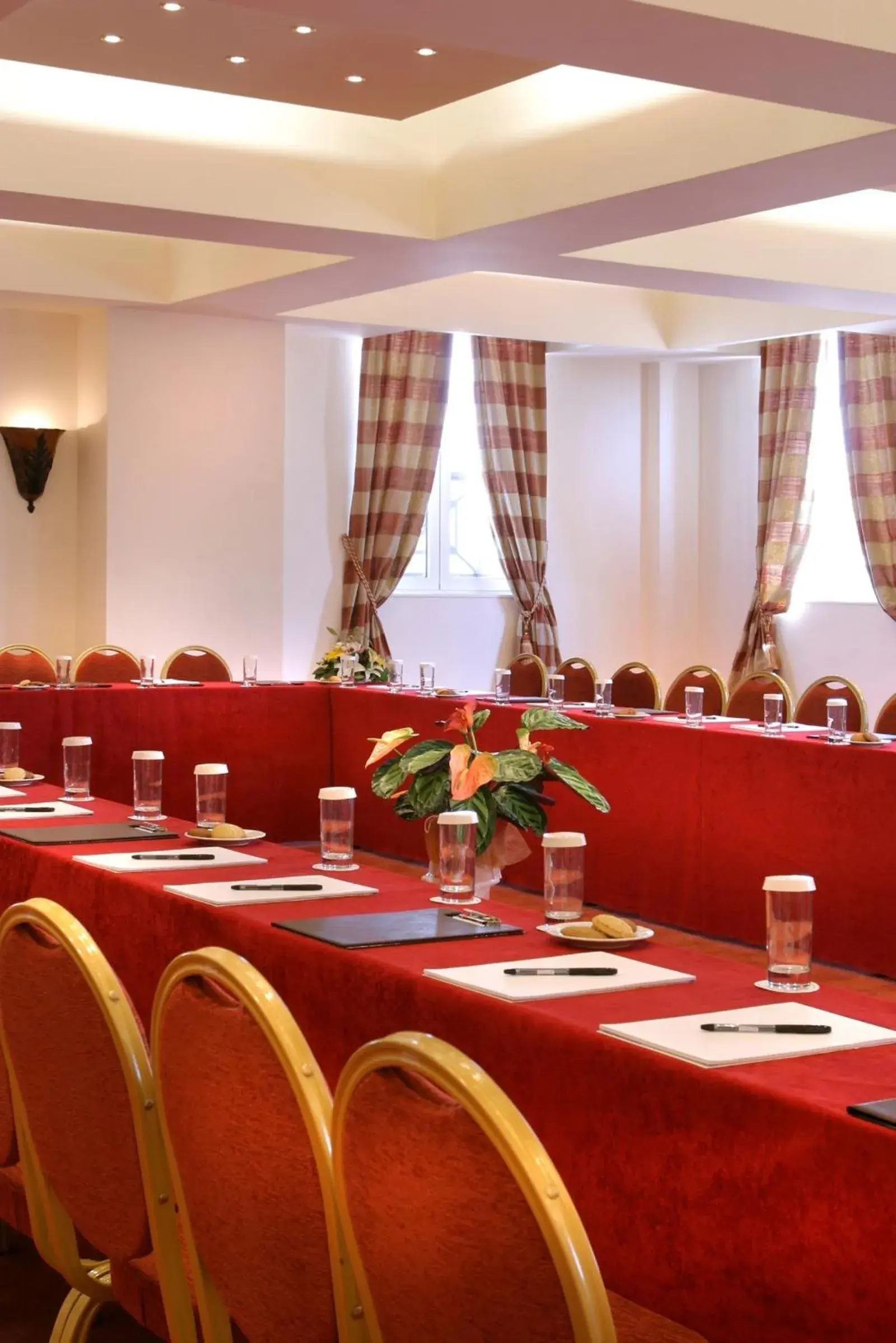 Business facilities in Volos Palace