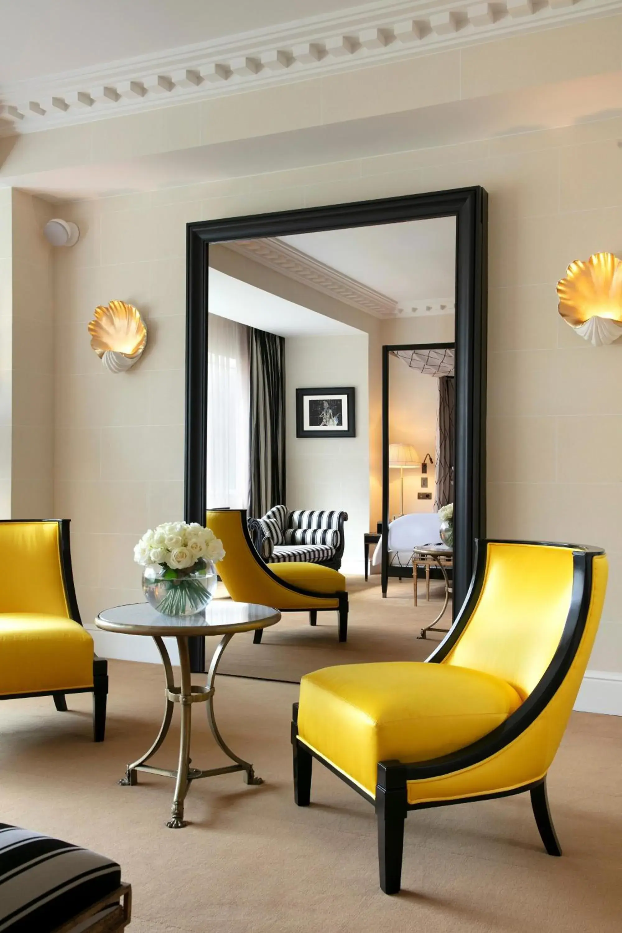 Photo of the whole room, Seating Area in Hotel de Berri, a Luxury Collection Hotel, Paris