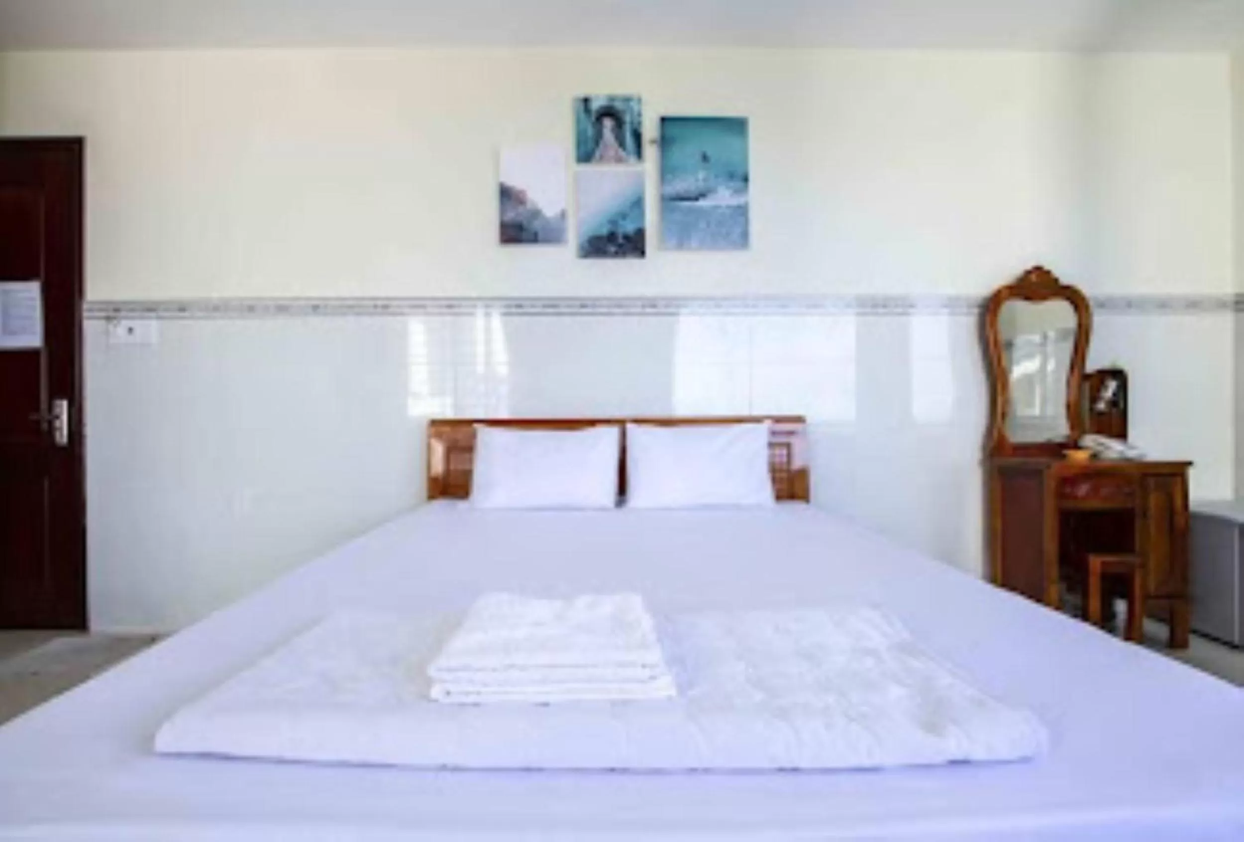 Bedroom, Bed in Hoang Phat Hotel