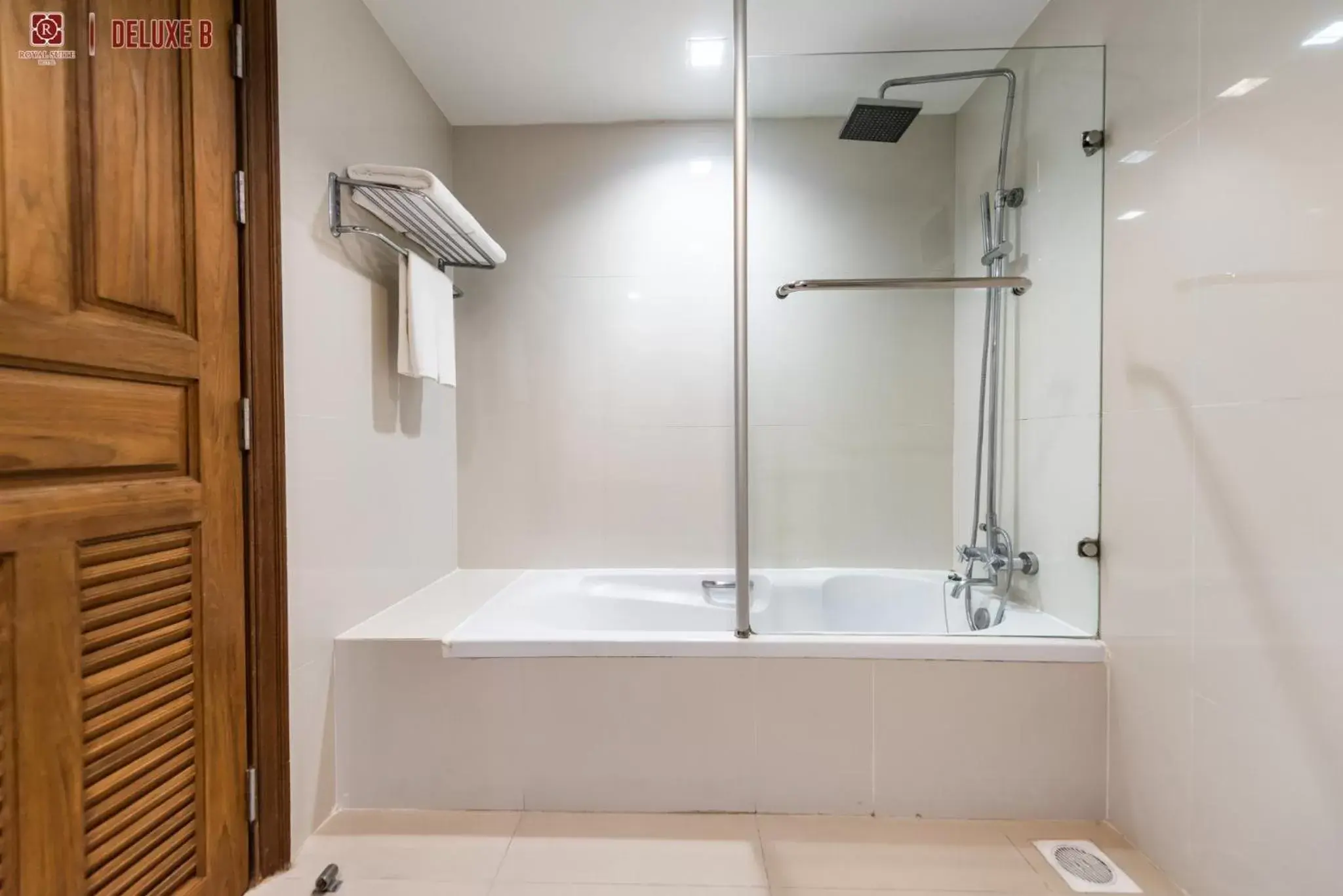 Bathroom in Royal Suite Hotel Bangkok