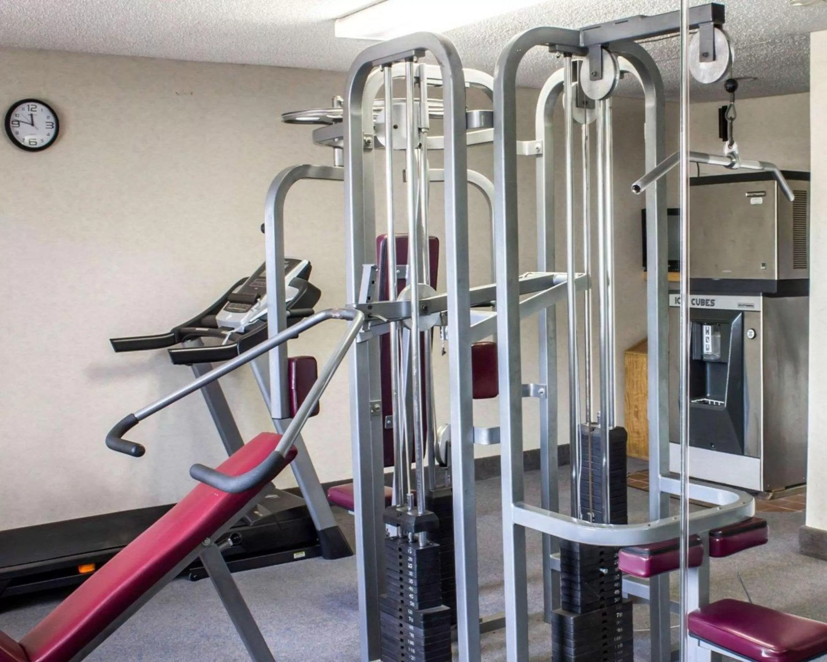 Fitness centre/facilities in Econo Lodge Inn & Suites Colonie Center Mall