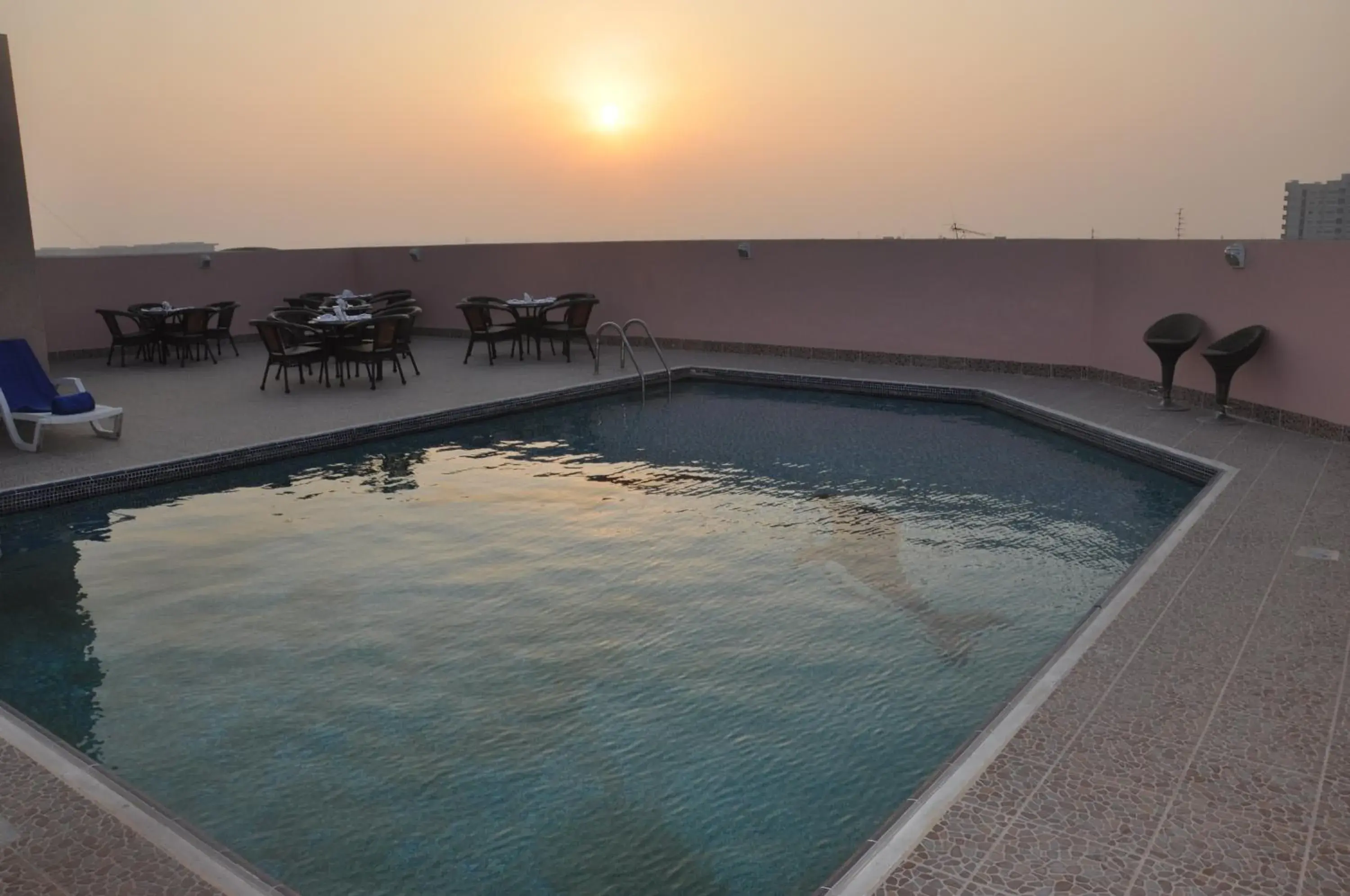 Swimming Pool in Fortune Plaza Hotel, Dubai Airport