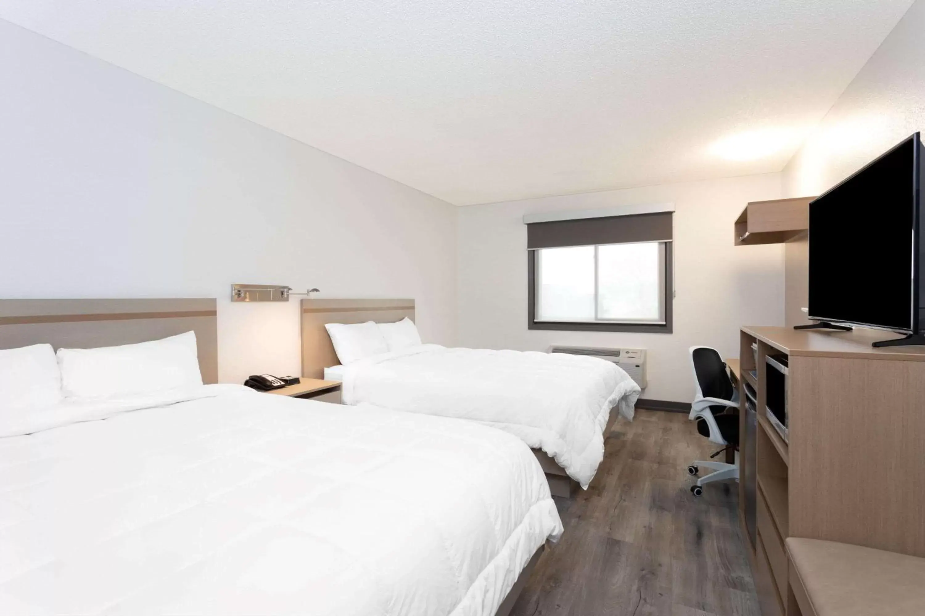 Photo of the whole room, Bed in Travelodge by Wyndham Elkhart Photo of the whole room, Bed in Travelodge by Wyndham Elkhart