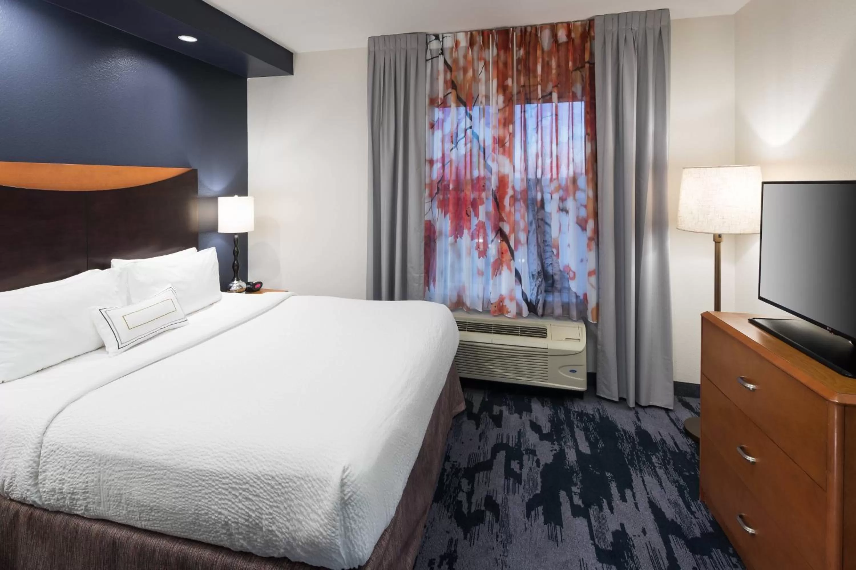 Bedroom, Bed in Fairfield Inn Suites by Marriott Orlando At SeaWorld