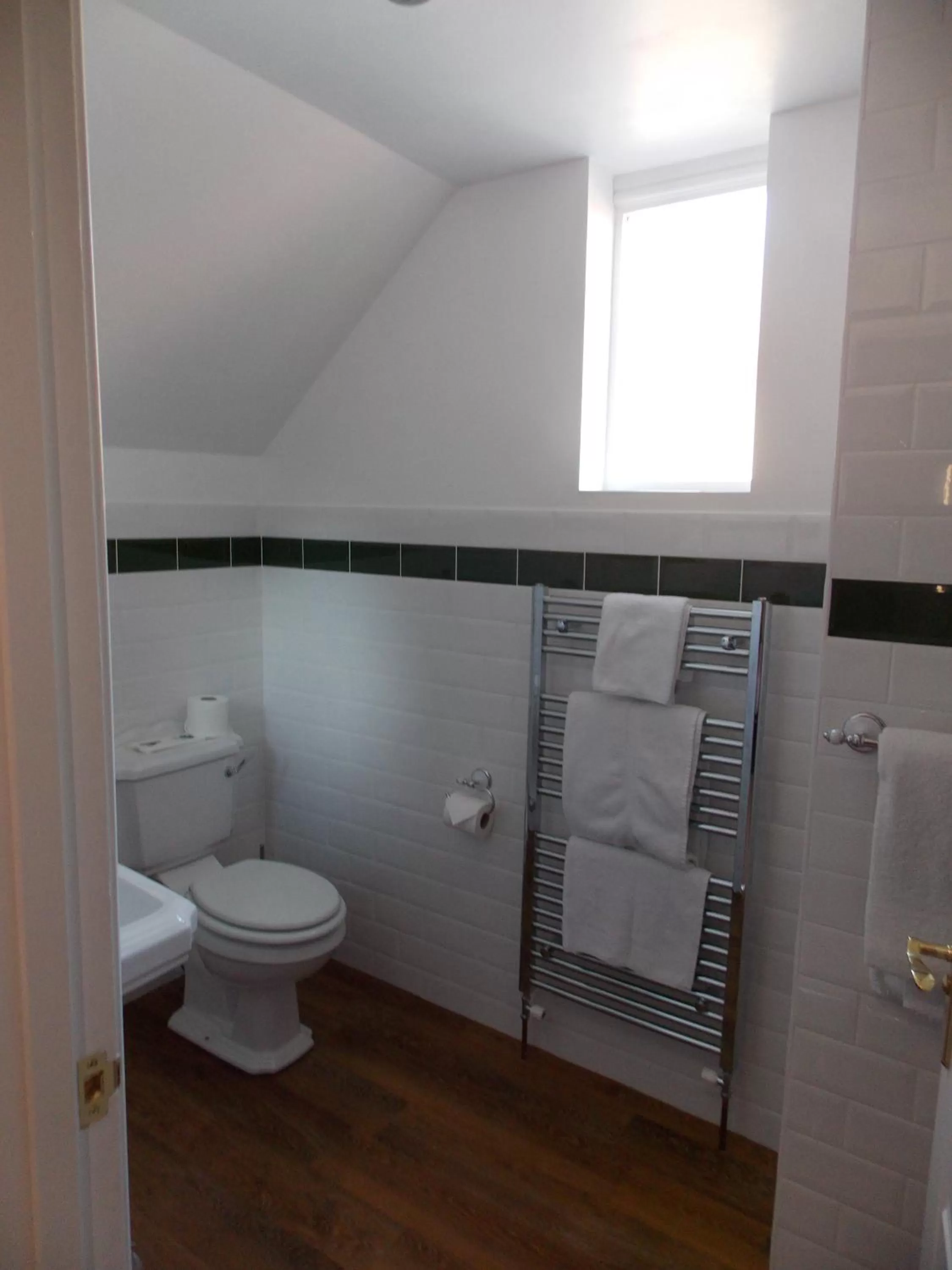 Bathroom in Best Western The George Hotel, Swaffham