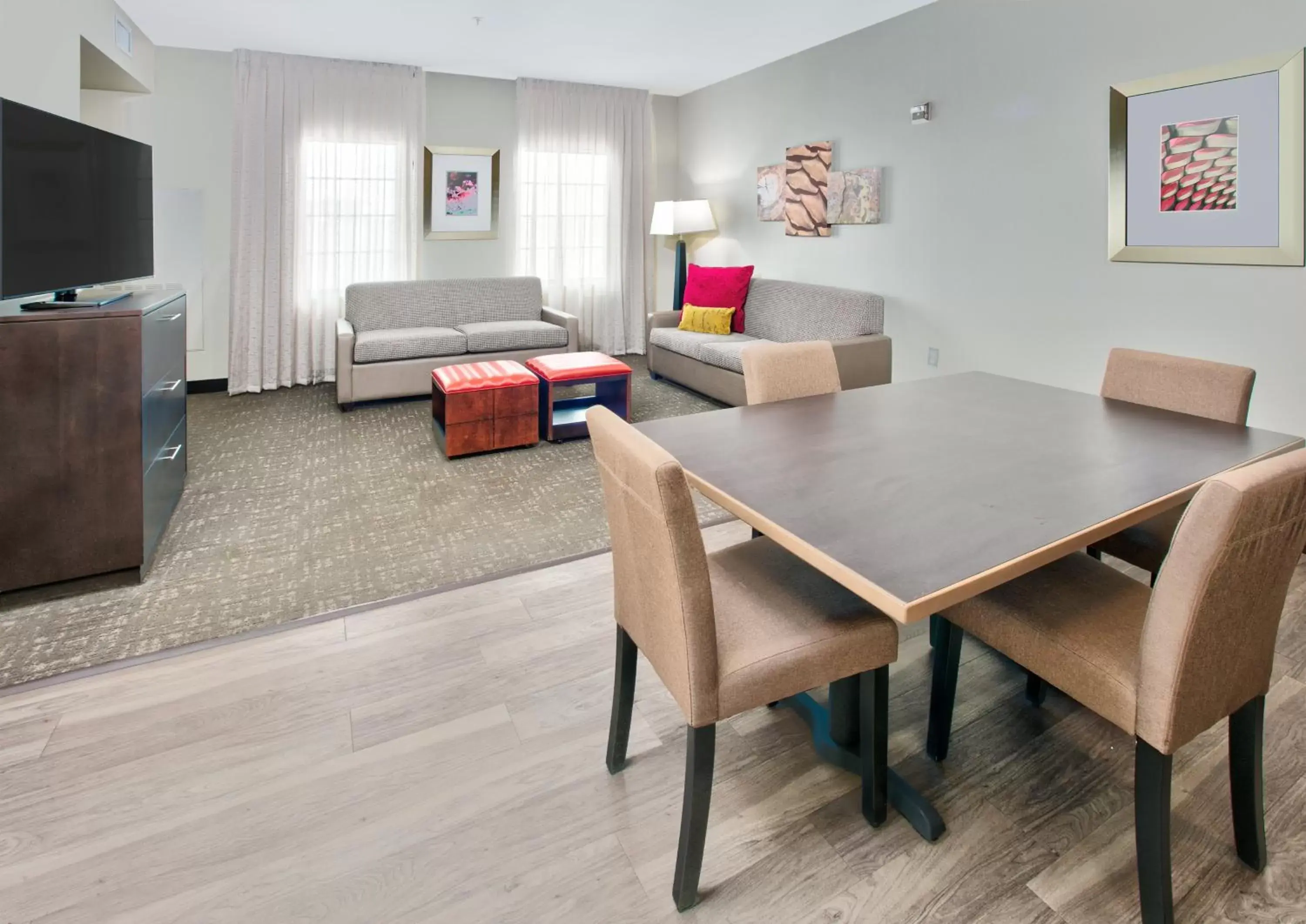 Photo of the whole room, Dining Area in Staybridge Suites Plano - Richardson Area, an IHG Hotel