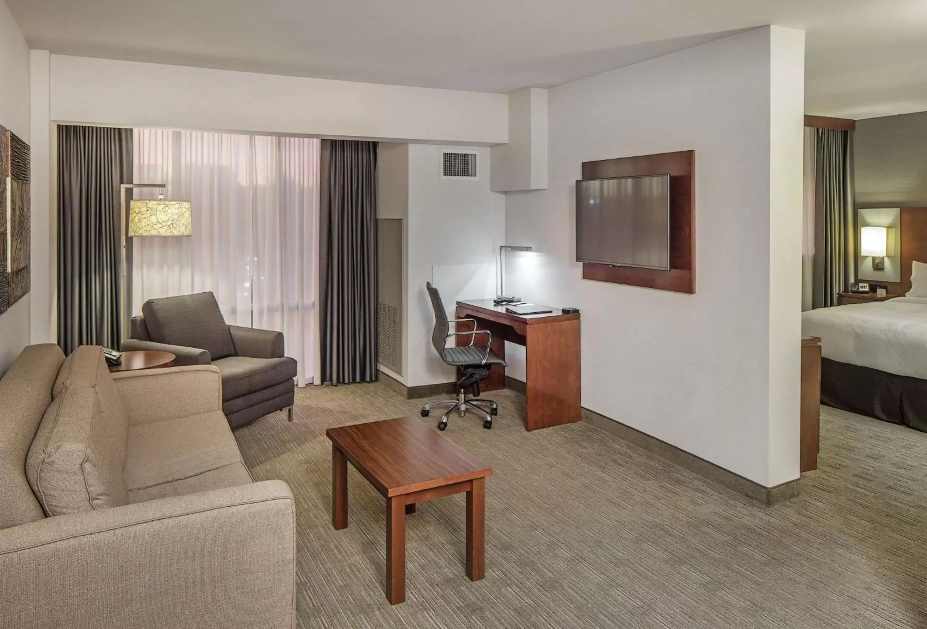 Living room, Bed in Doubletree By Hilton Omaha Southwest, Ne Living room, Bed in Doubletree By Hilton Omaha Southwest, Ne