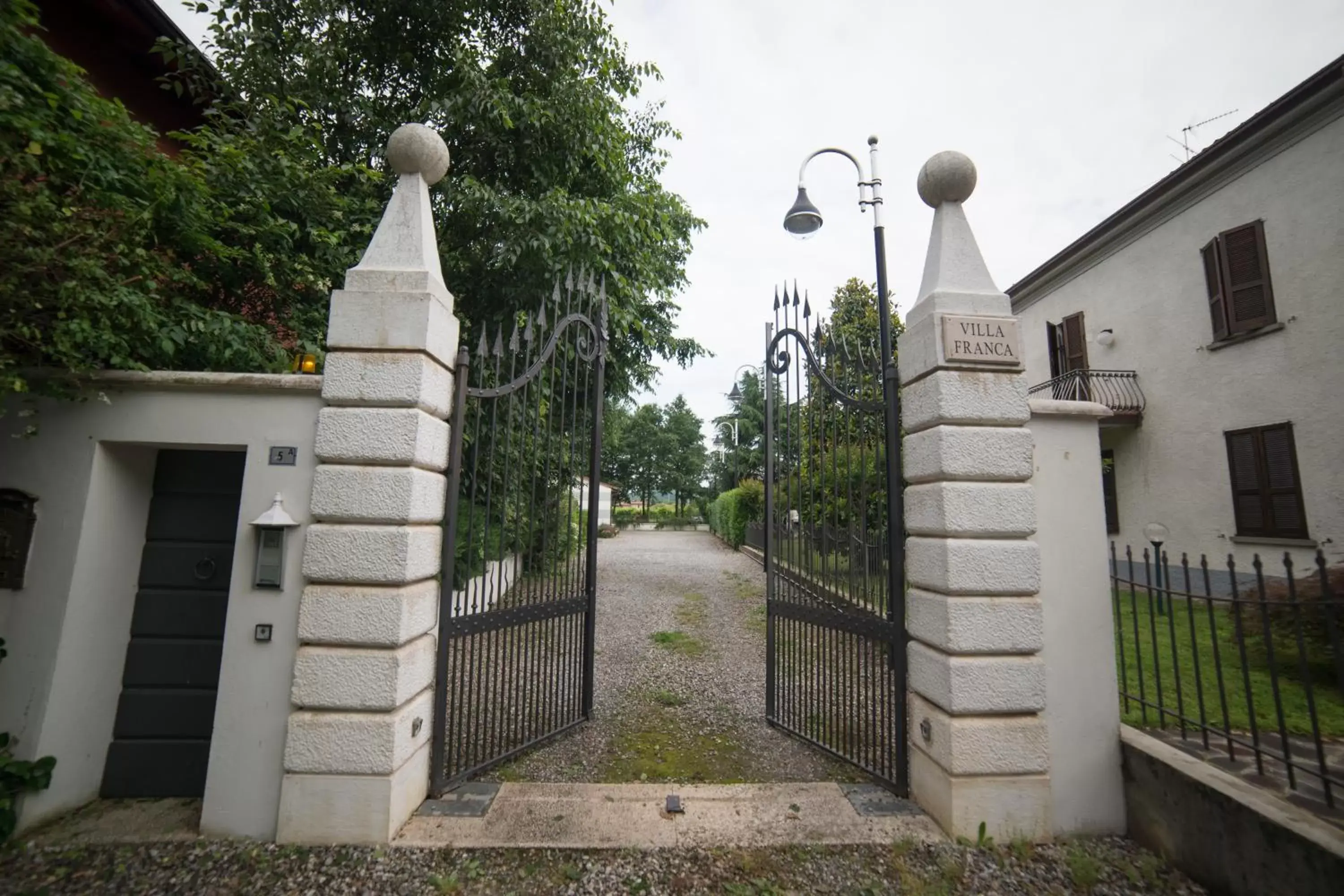 Facade/entrance in Villa Franca in Franciacorta