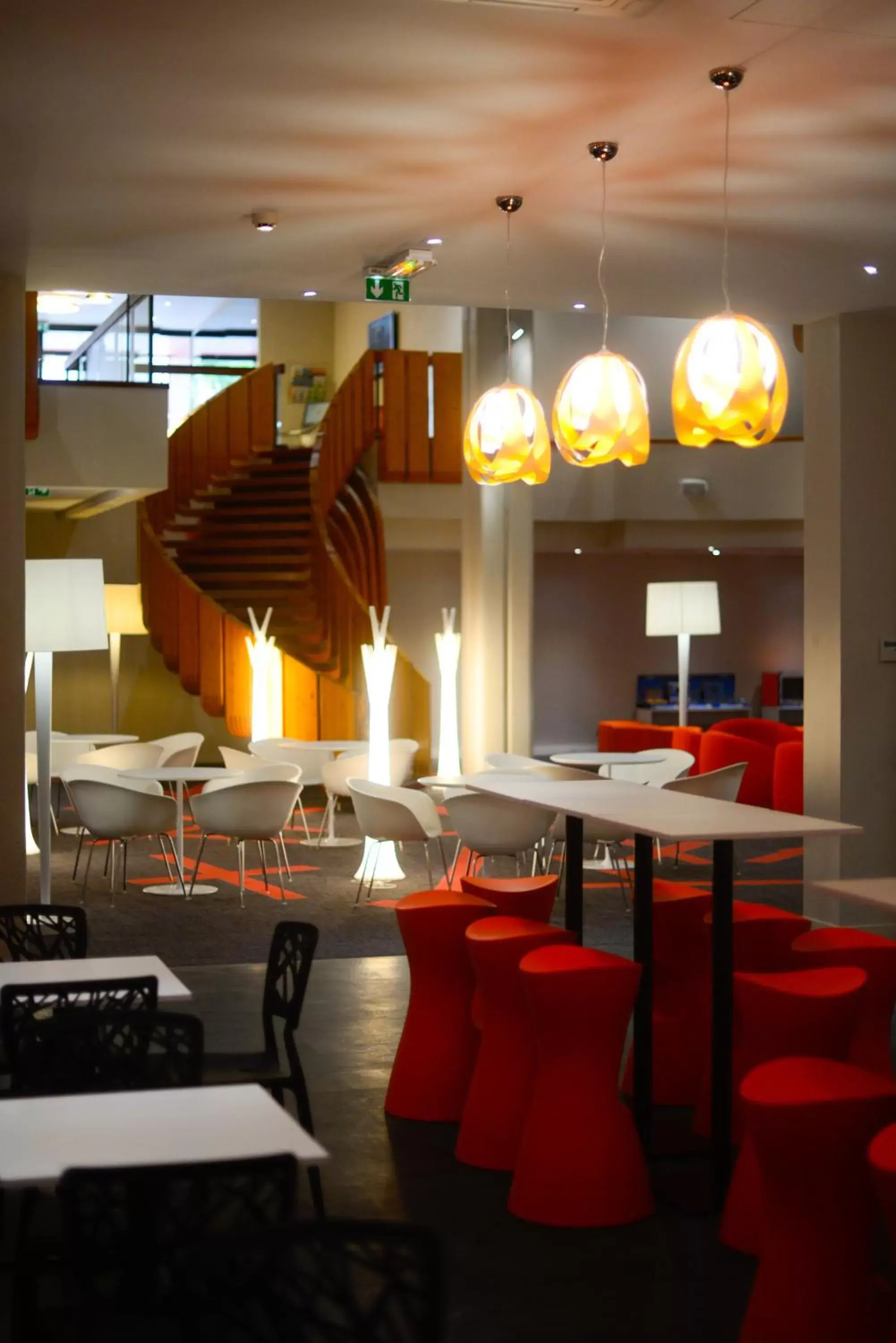 Lobby or reception, Lounge/Bar in ibis Styles Poitiers Centre