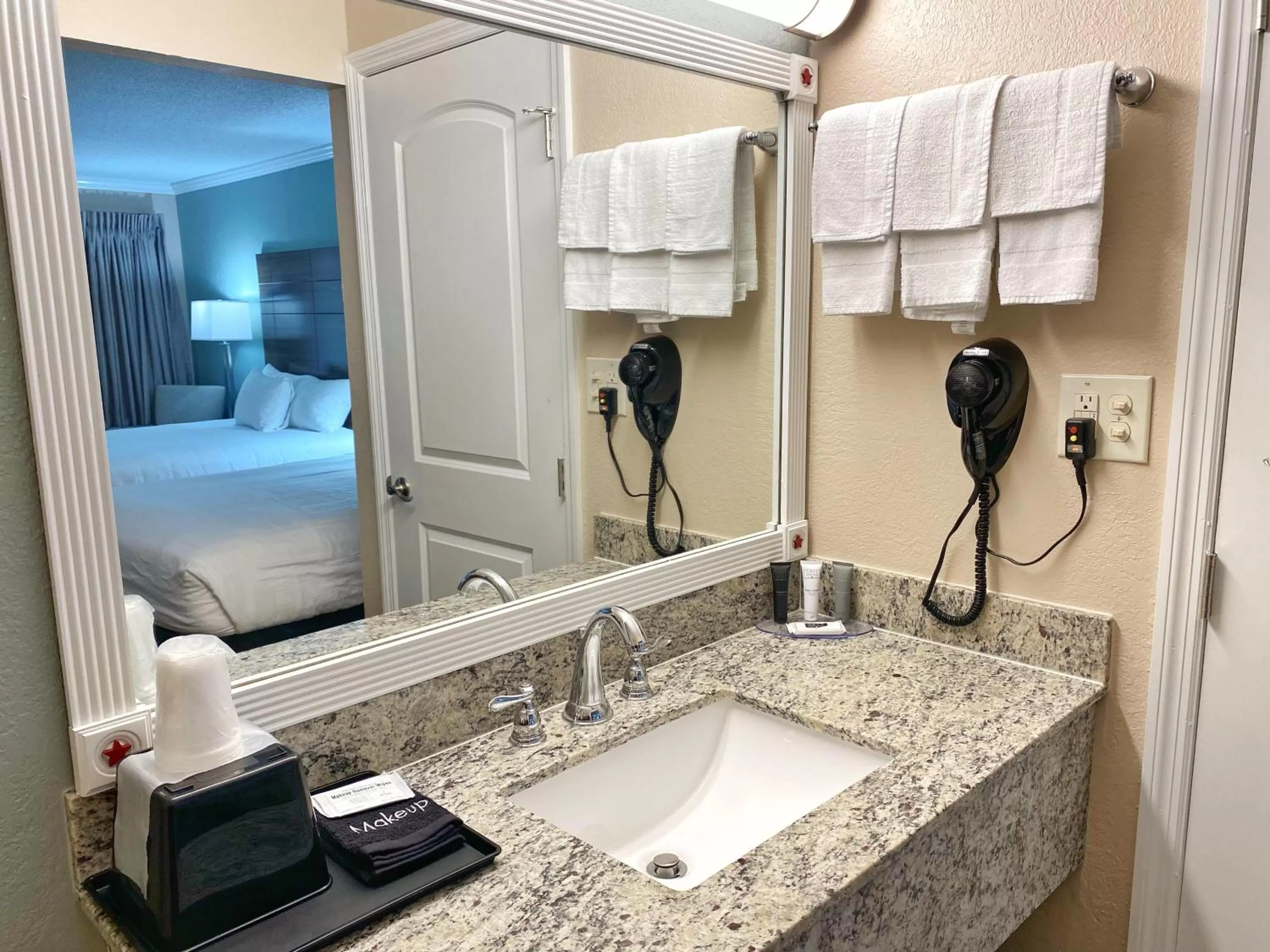 Bathroom in Roadstar Hotel Zephyrhills