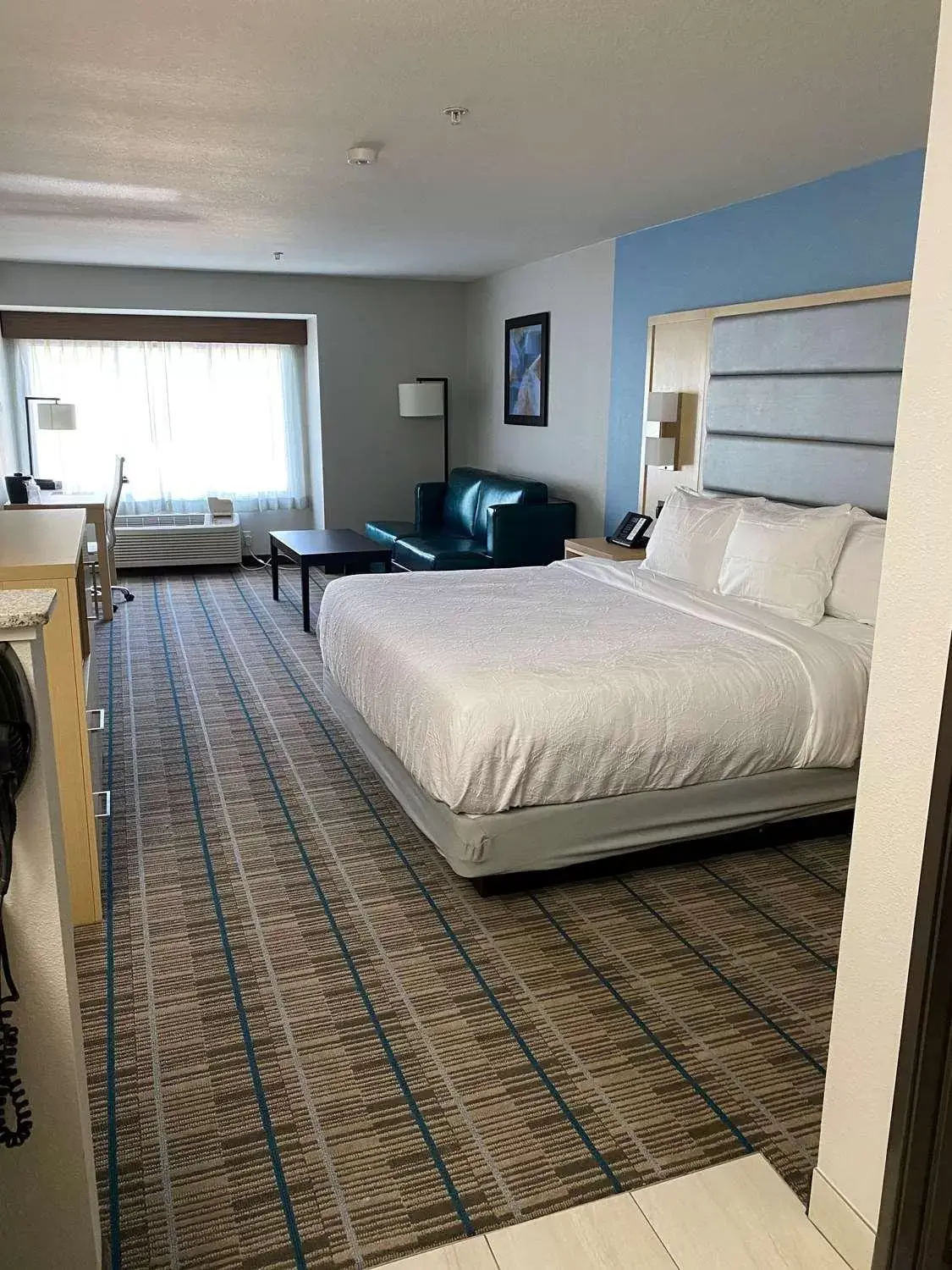 Bed in Best Western Brigham City Inn & Suites