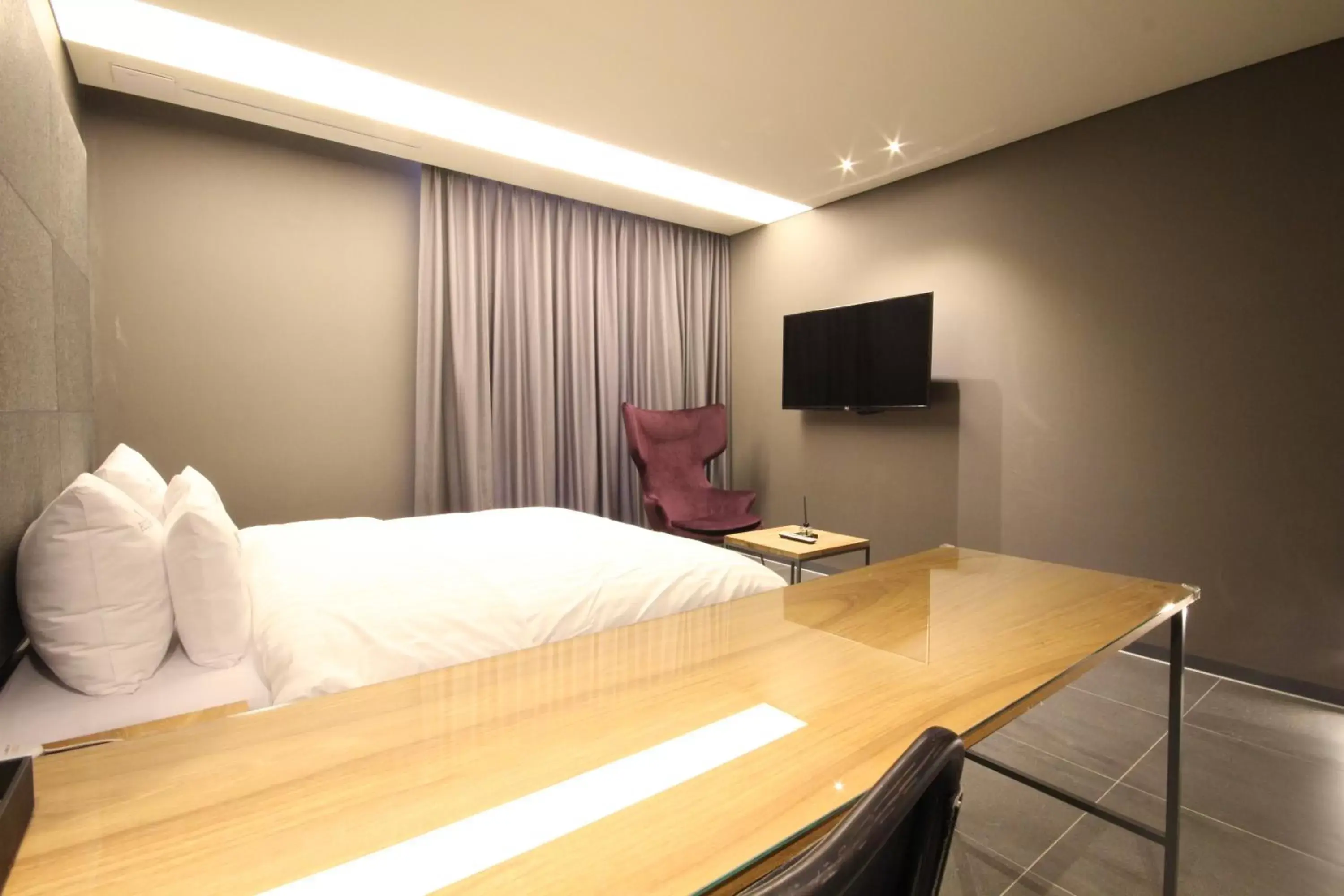 TV/Entertainment Center in Hotel Eco stay