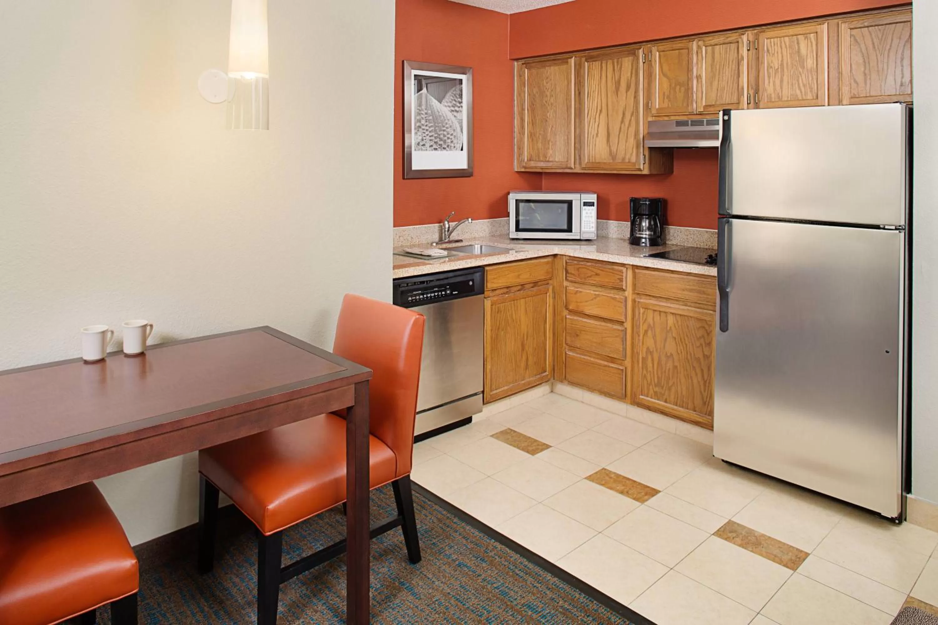 Queen Studio with Sofa Bed and Adapted Tub - Mobility Accessible in Residence Inn Chicago O'Hare