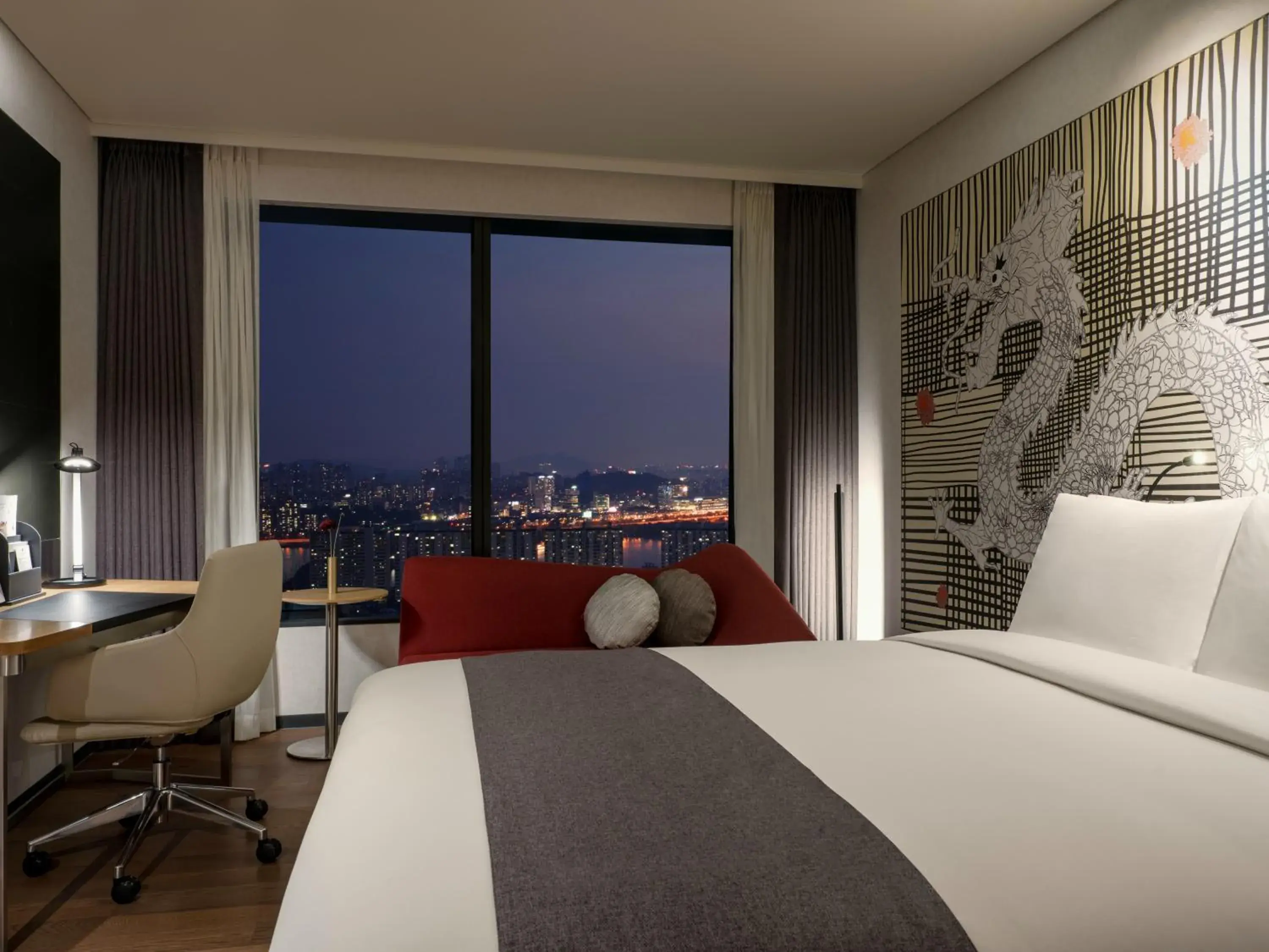 Executive Queen Room in Novotel Ambassador Seoul Yongsan Executive Queen Room in Novotel Ambassador Seoul Yongsan