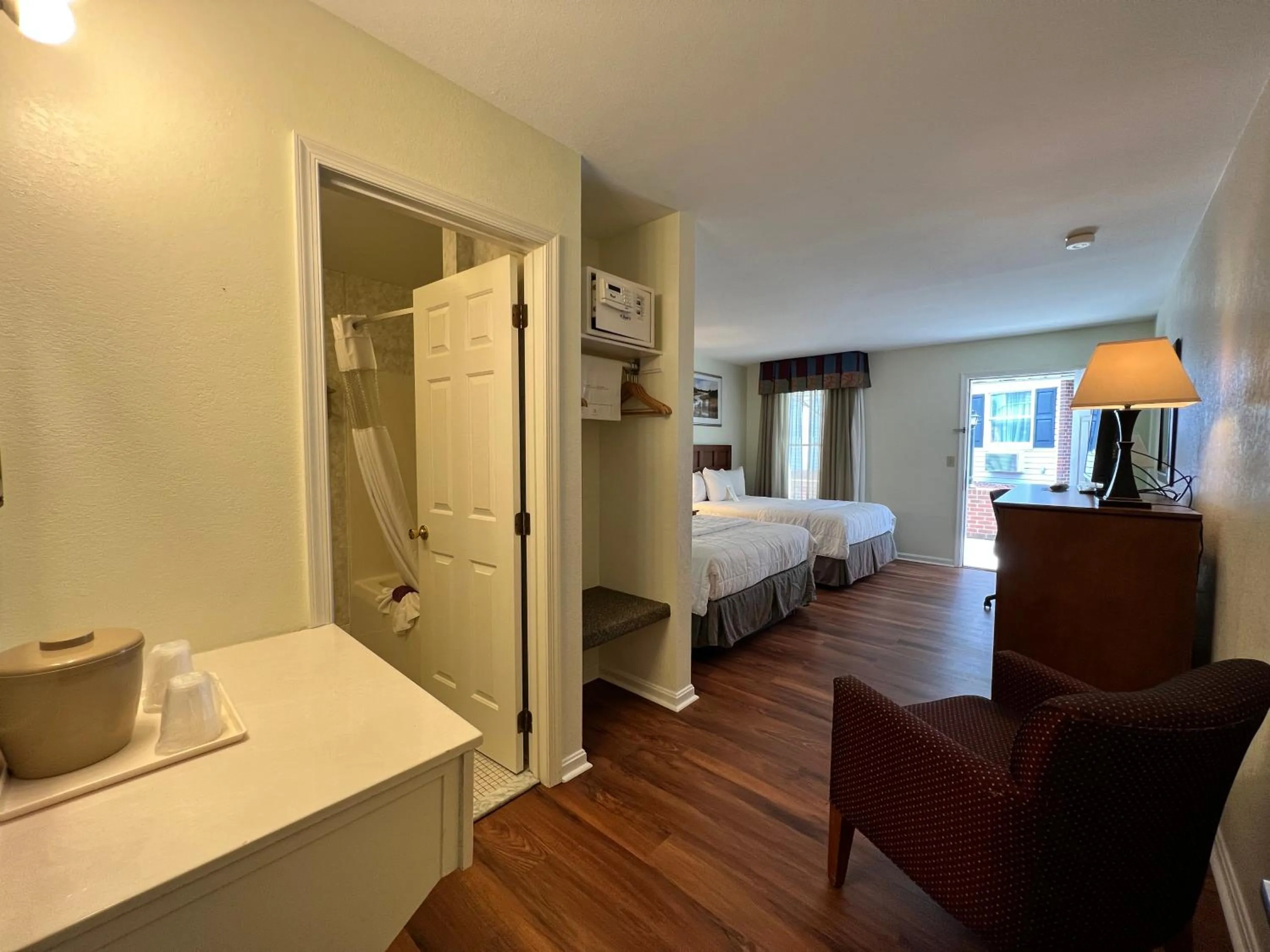 Photo of the whole room, Bed in Inn at Cemetery Hill