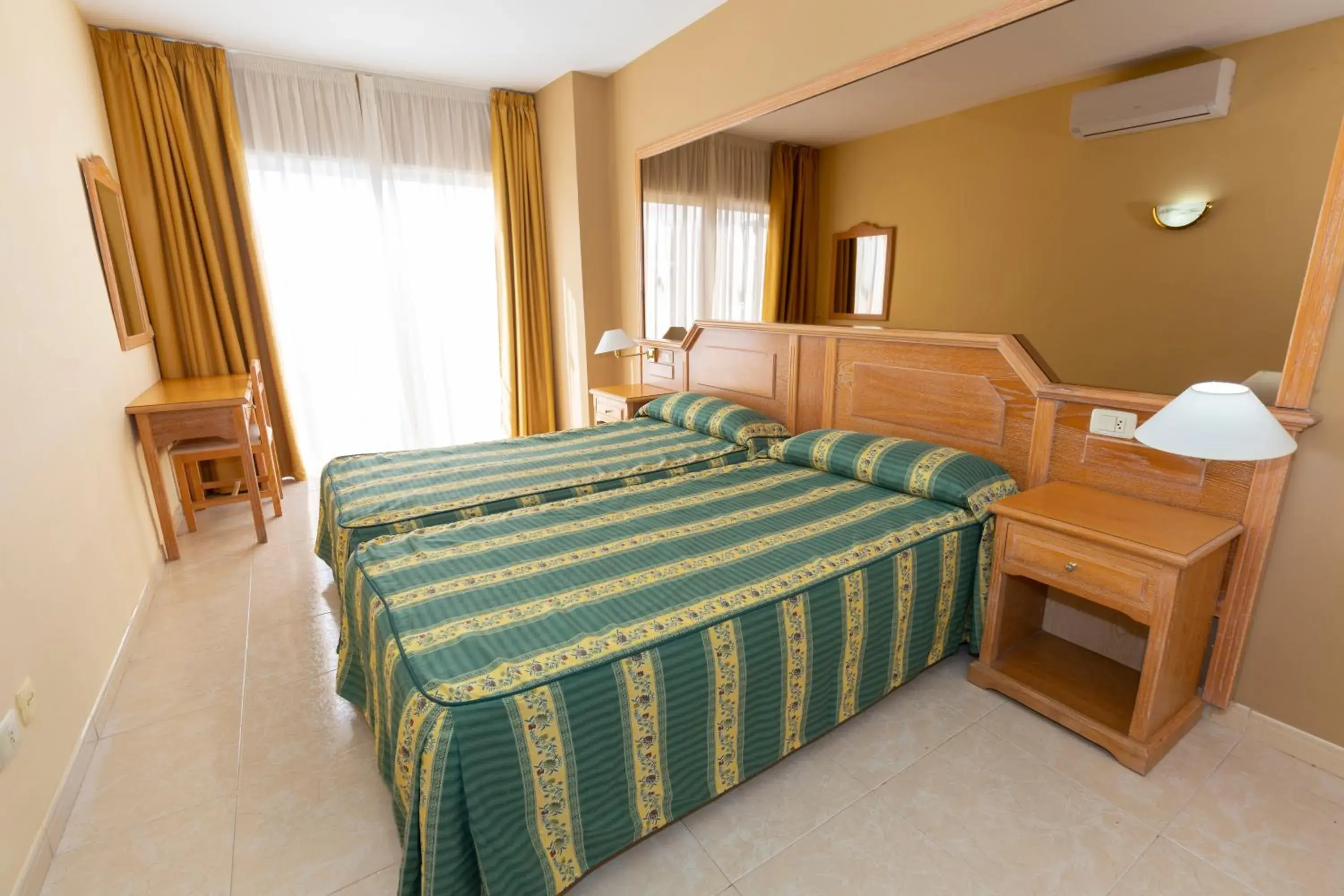 Bedroom, Bed in Villa De Adeje Beach