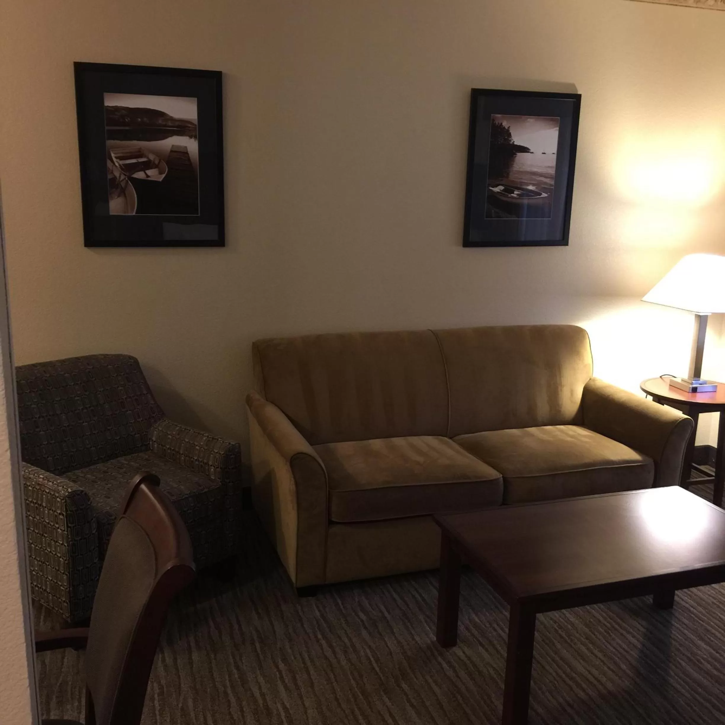 Living room in Hawthorn Suites by Wyndham Rancho Cordova/Folsom