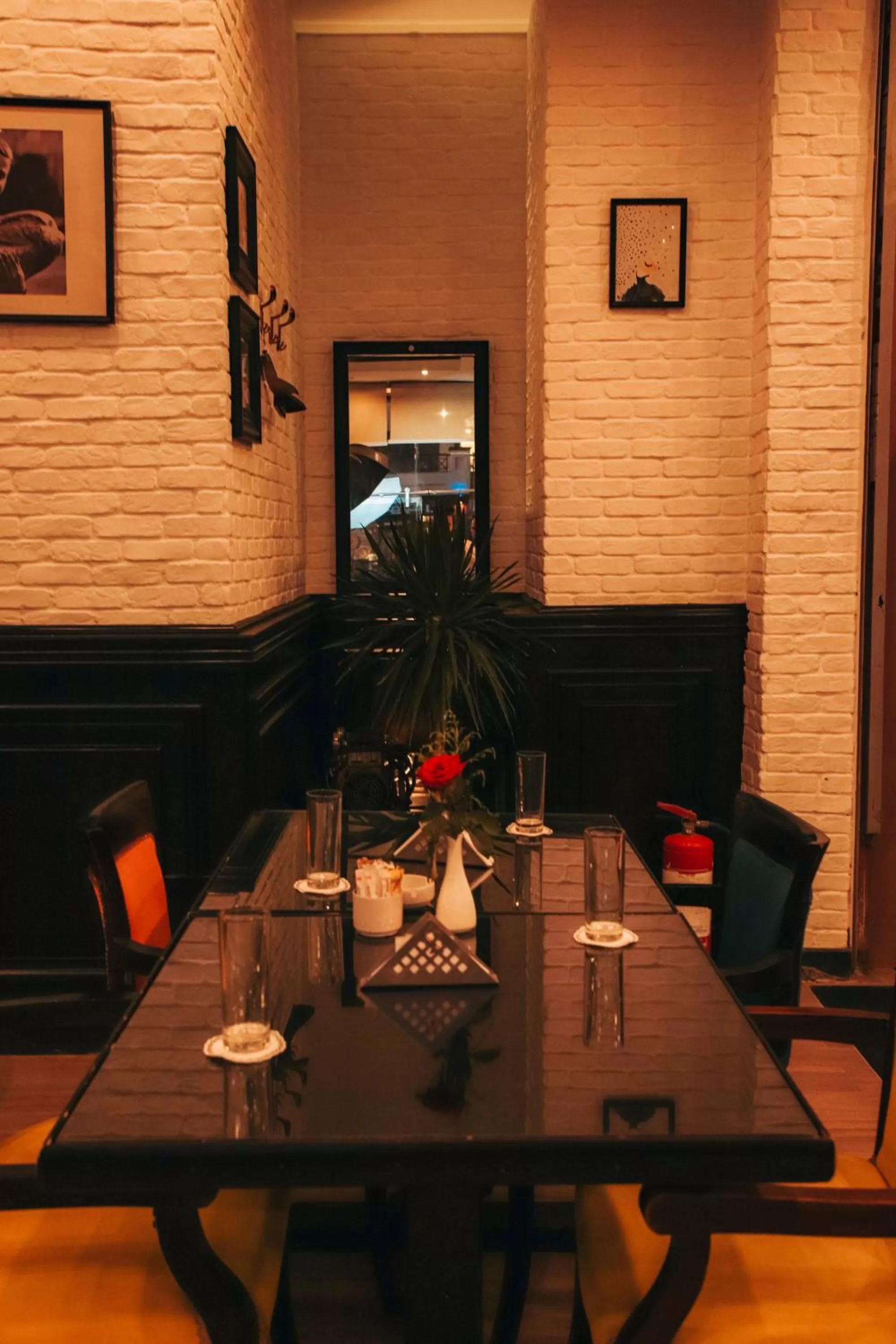 Restaurant/places to eat in Aracan Portsaid