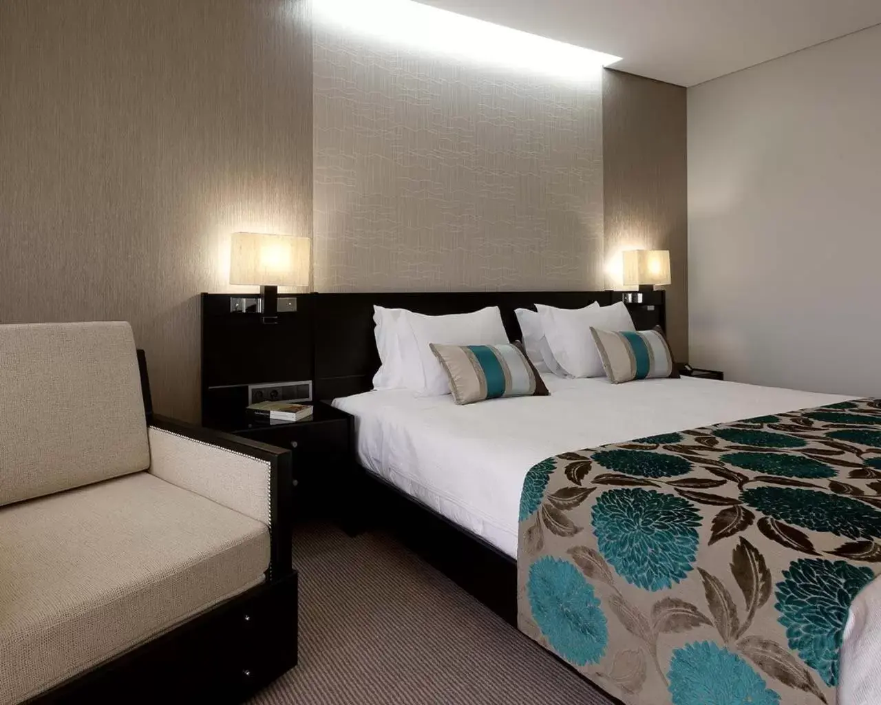 Bedroom, Bed in Cardal Hotel