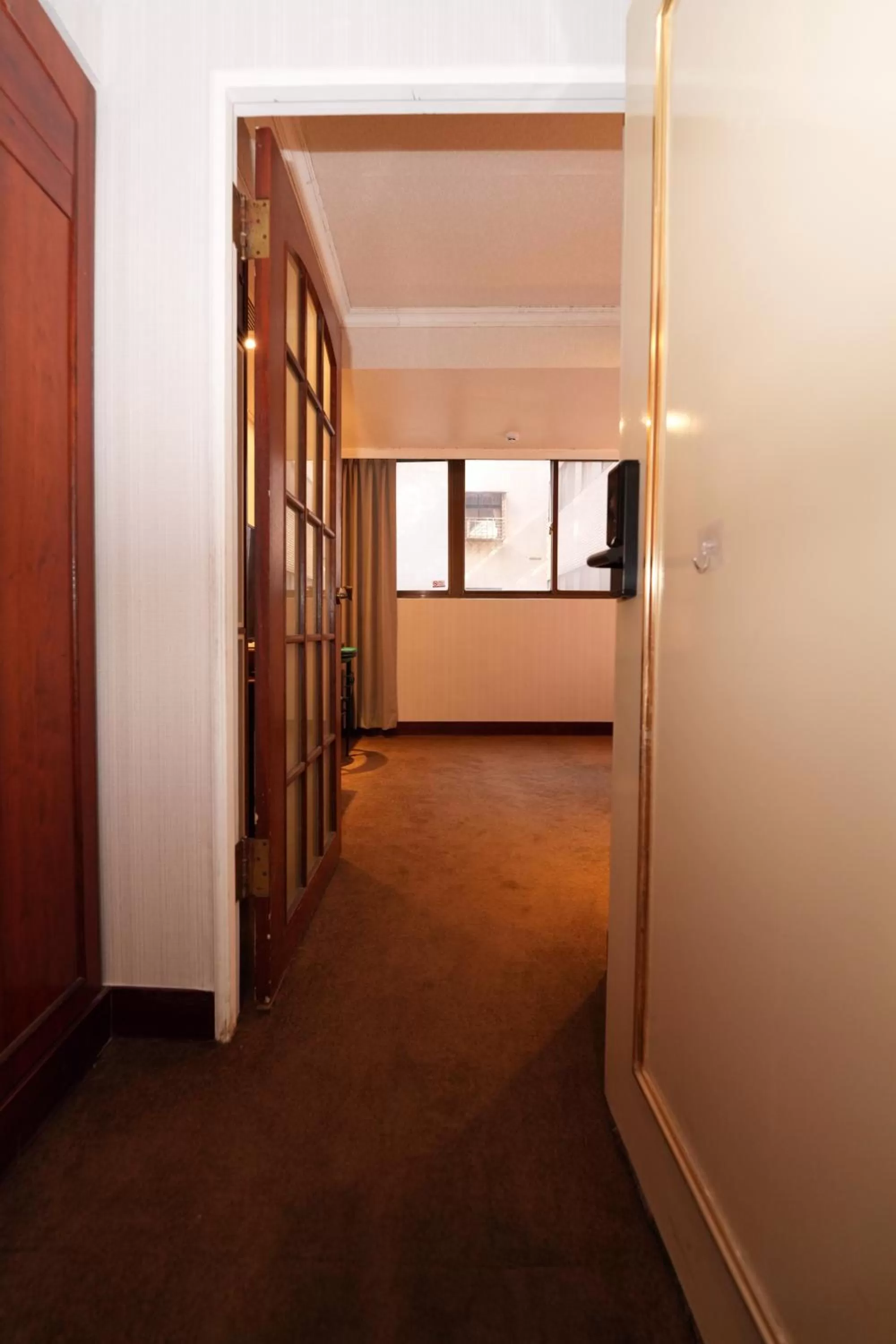 wardrobe in Shanger Hotel