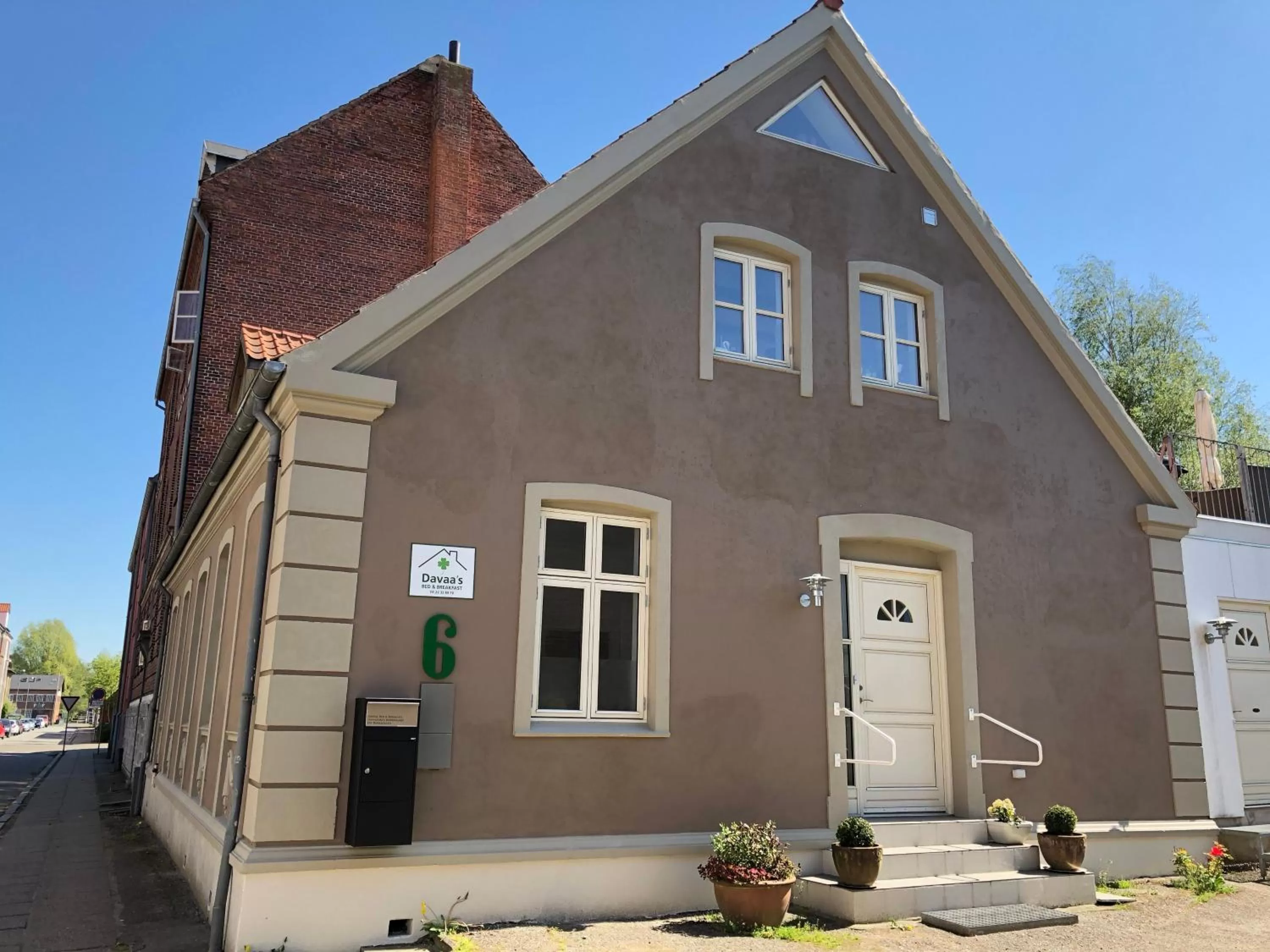 Facade/entrance in Davaa's Bed & Breakfast