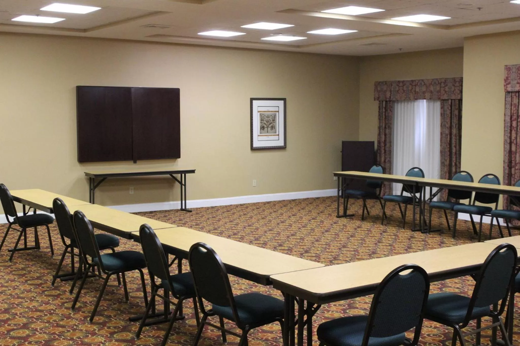 Meeting/conference room in Holiday Inn Express and Suites Thomasville by IHG