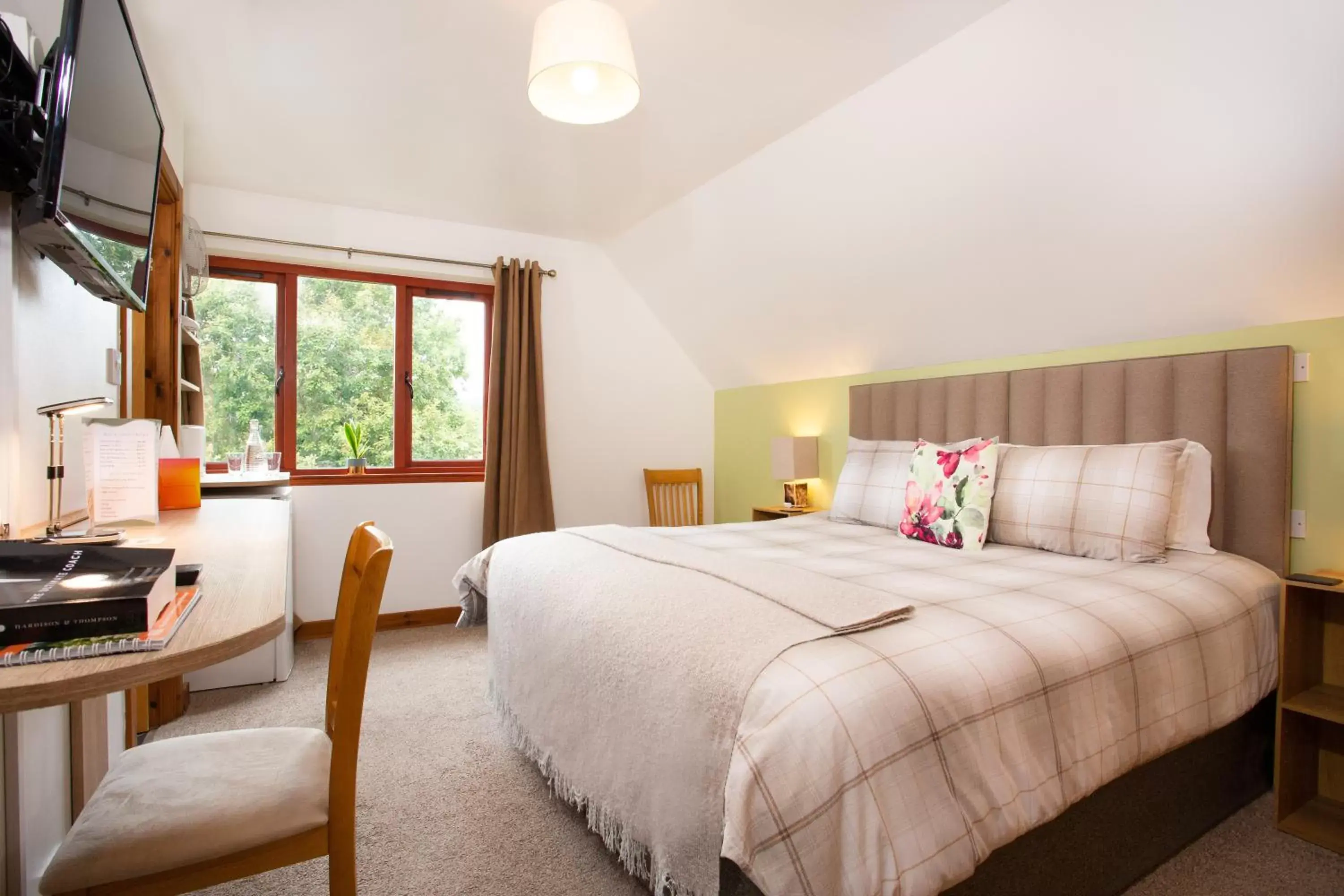 Bed in Beechwood Lodge