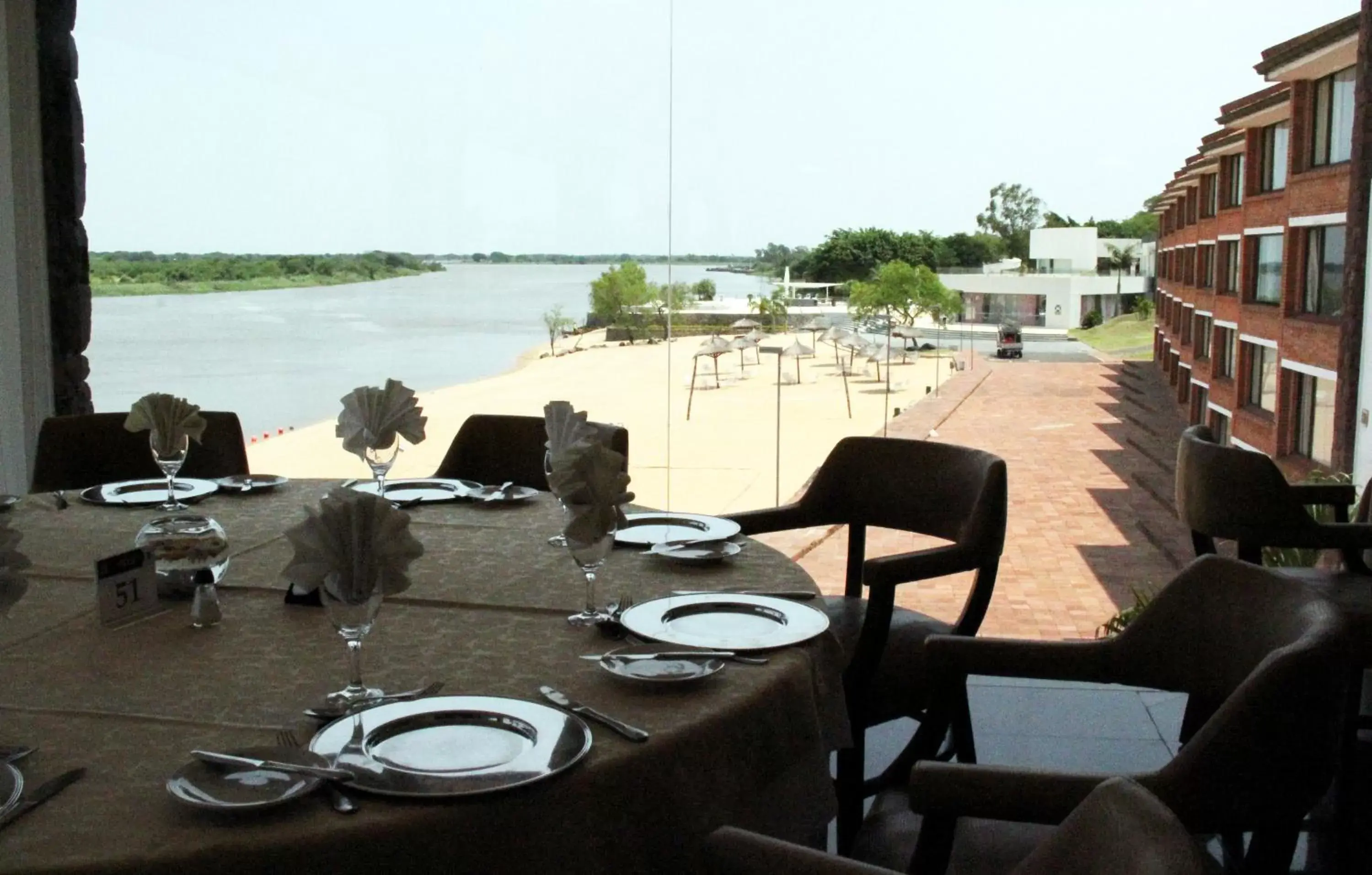 Restaurant/Places to Eat in Resort Yacht Y Golf Club Paraguayo