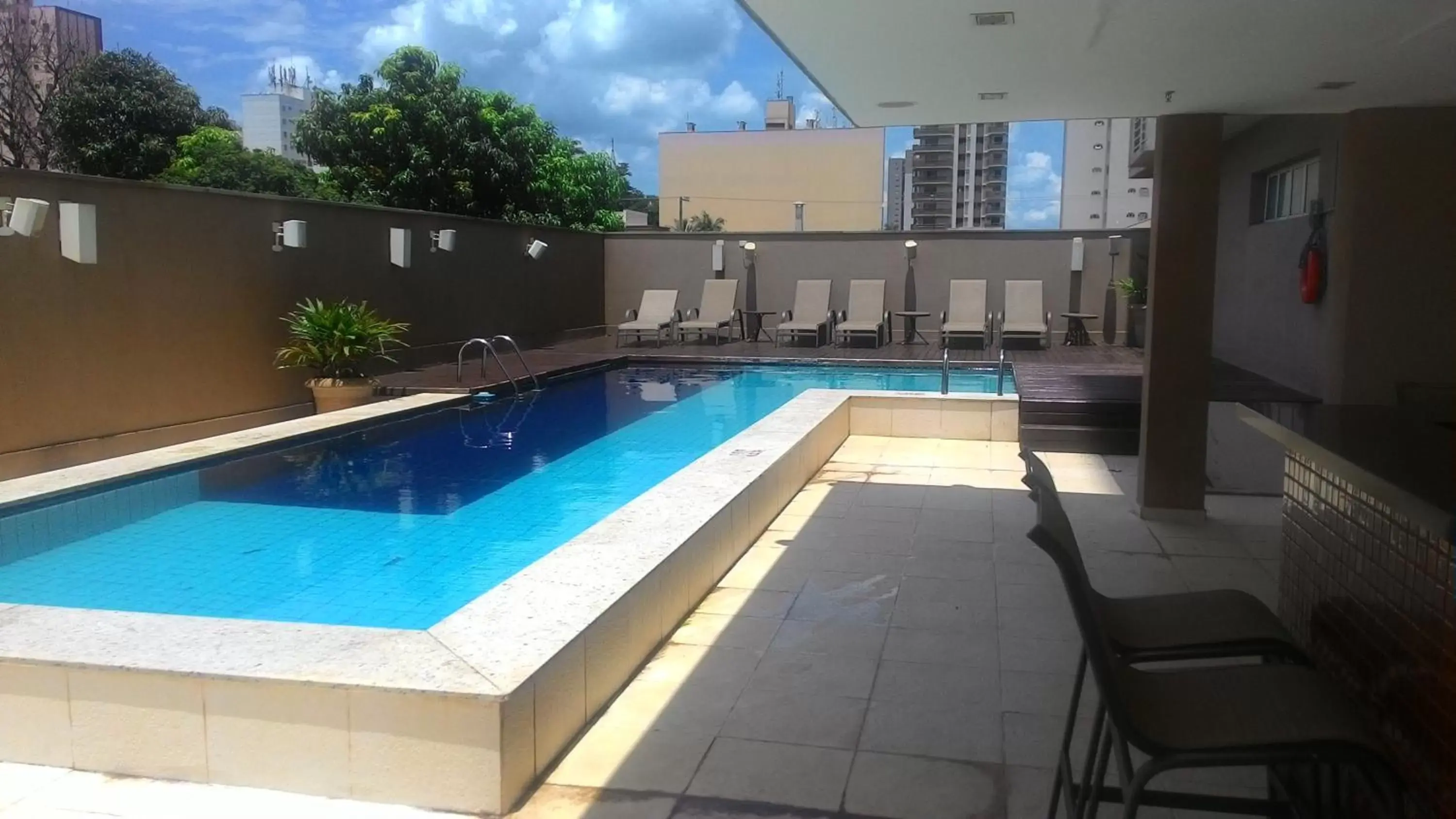 Swimming Pool in Comfort Hotel Sertãozinho