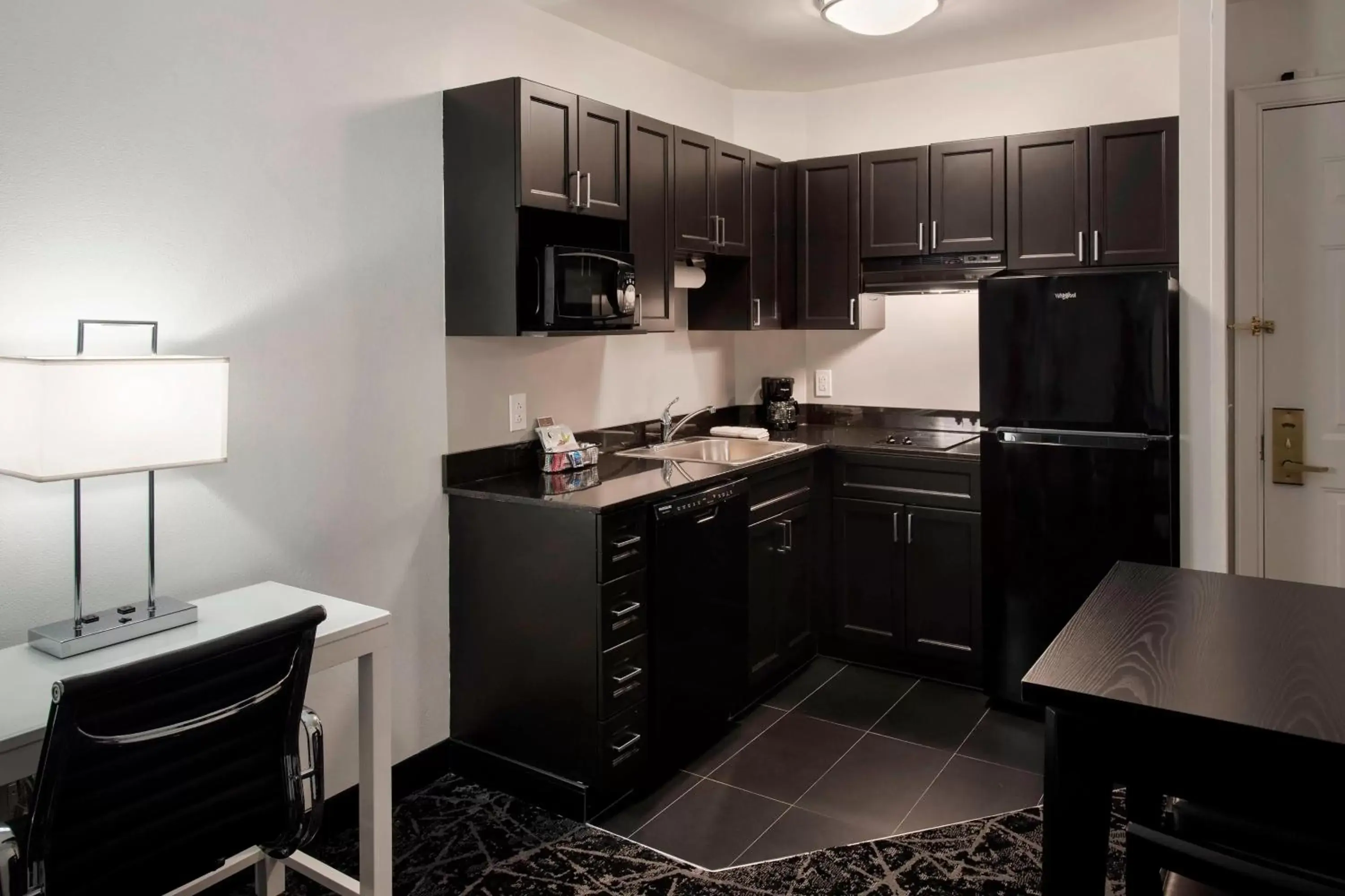 Kitchen or kitchenette, Kitchen/Kitchenette in Residence Inn by Marriott Philadelphia Center City