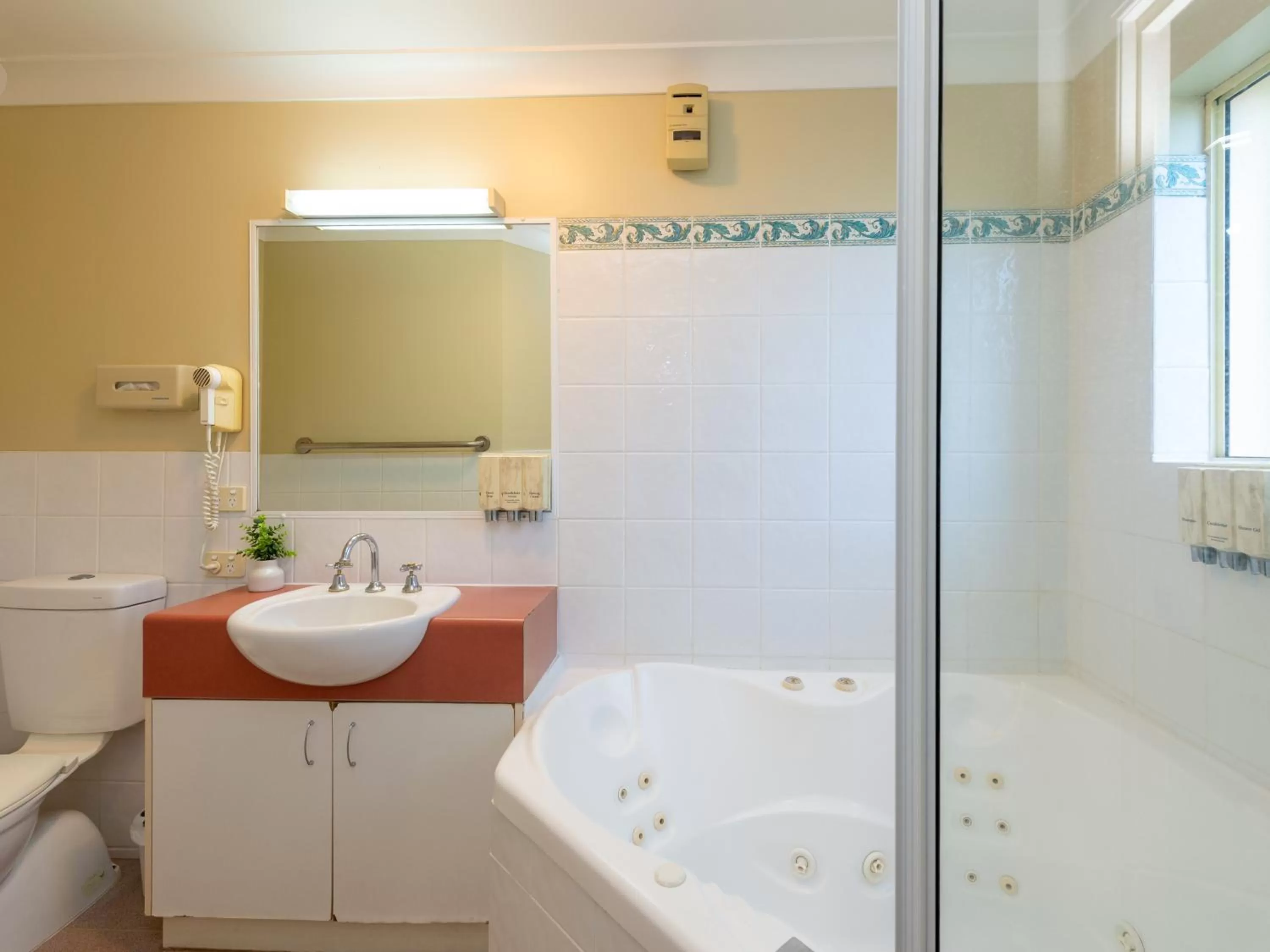 Bathroom in Villa Nova Motel