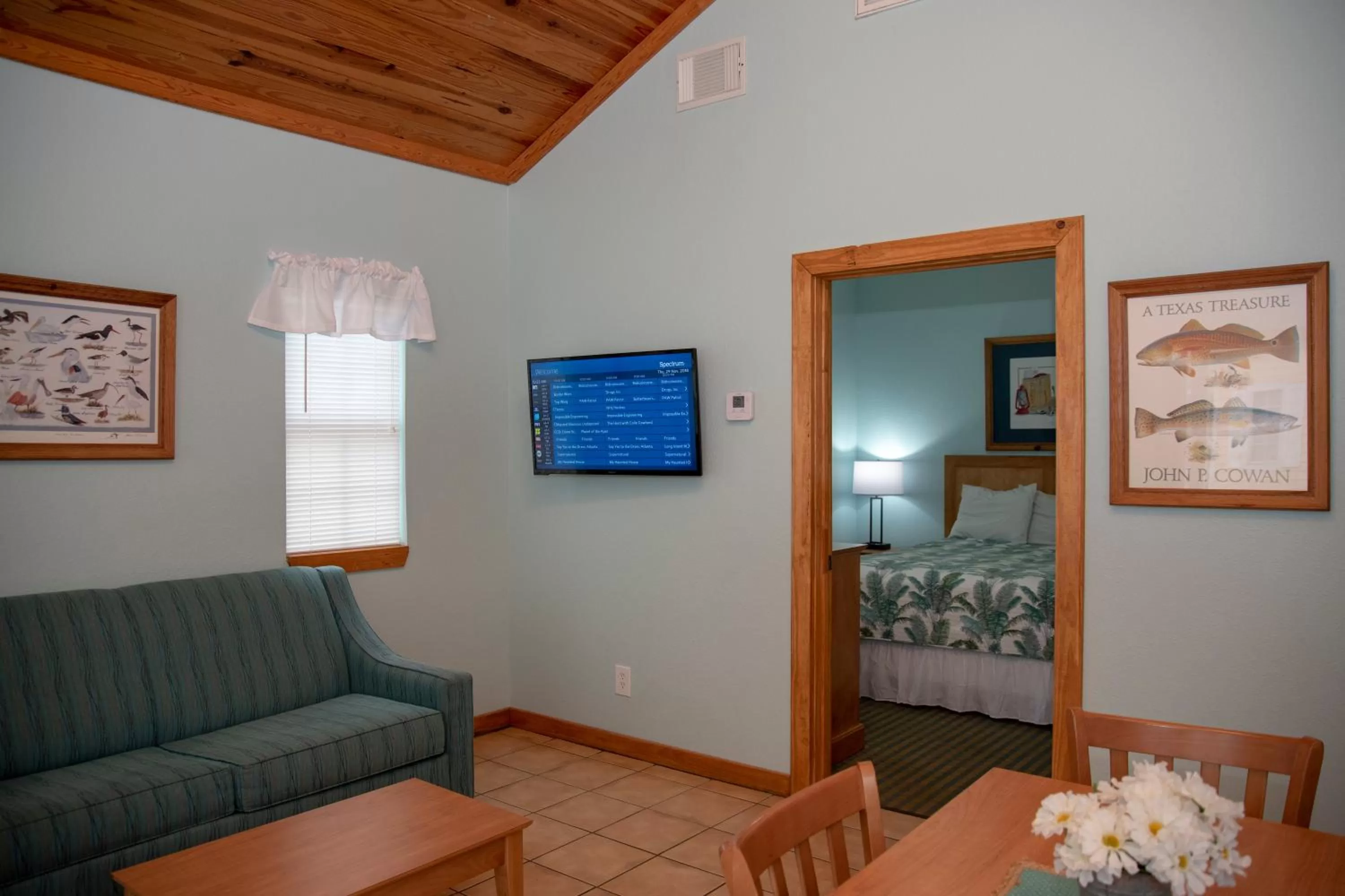 TV and multimedia in D&R Pelican Bay Resort