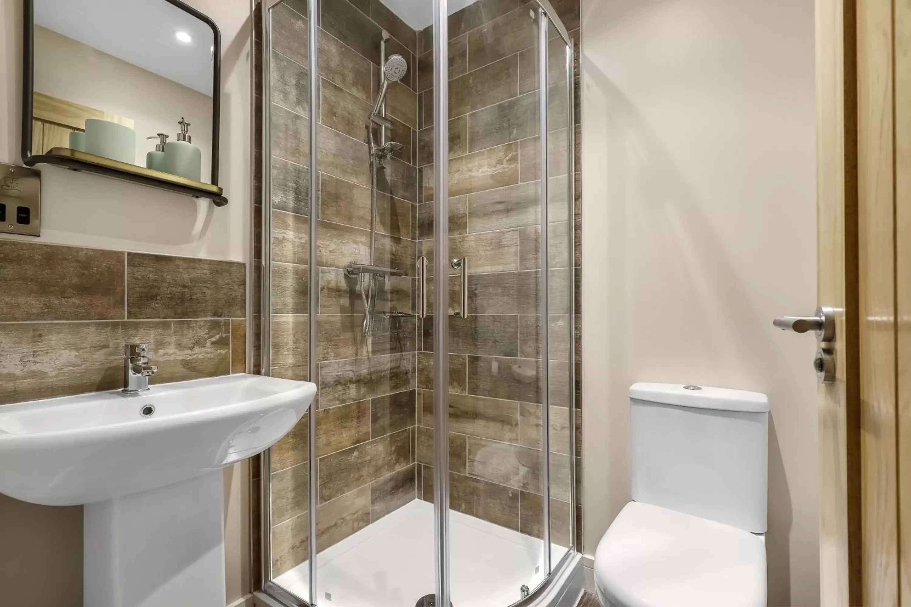 Shower, Bathroom in Executive Apartments