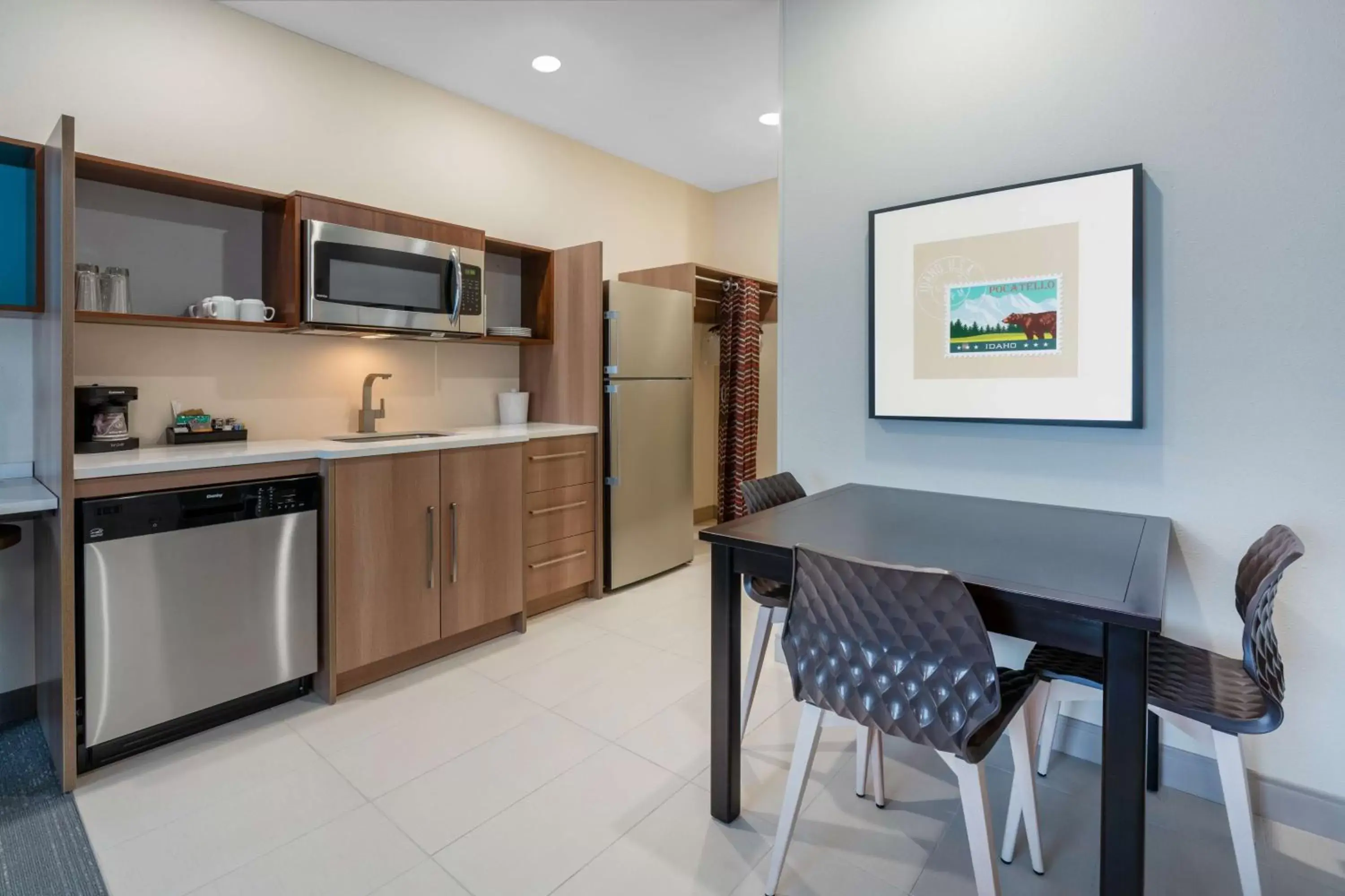 Kitchen or kitchenette, Kitchen/Kitchenette in Home2 Suites By Hilton Pocatello, Id