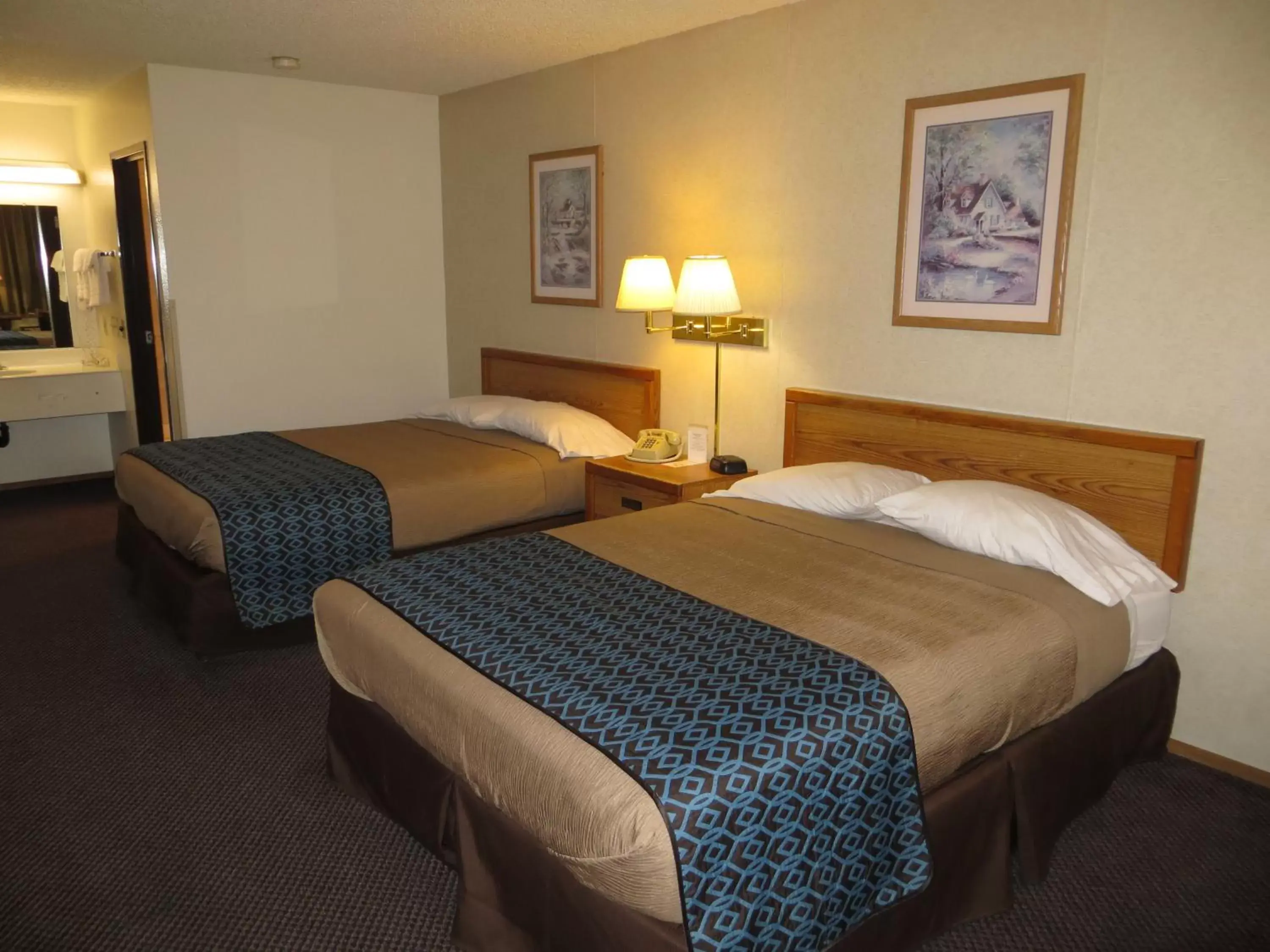 Bed in Super 8 by Wyndham Susanville