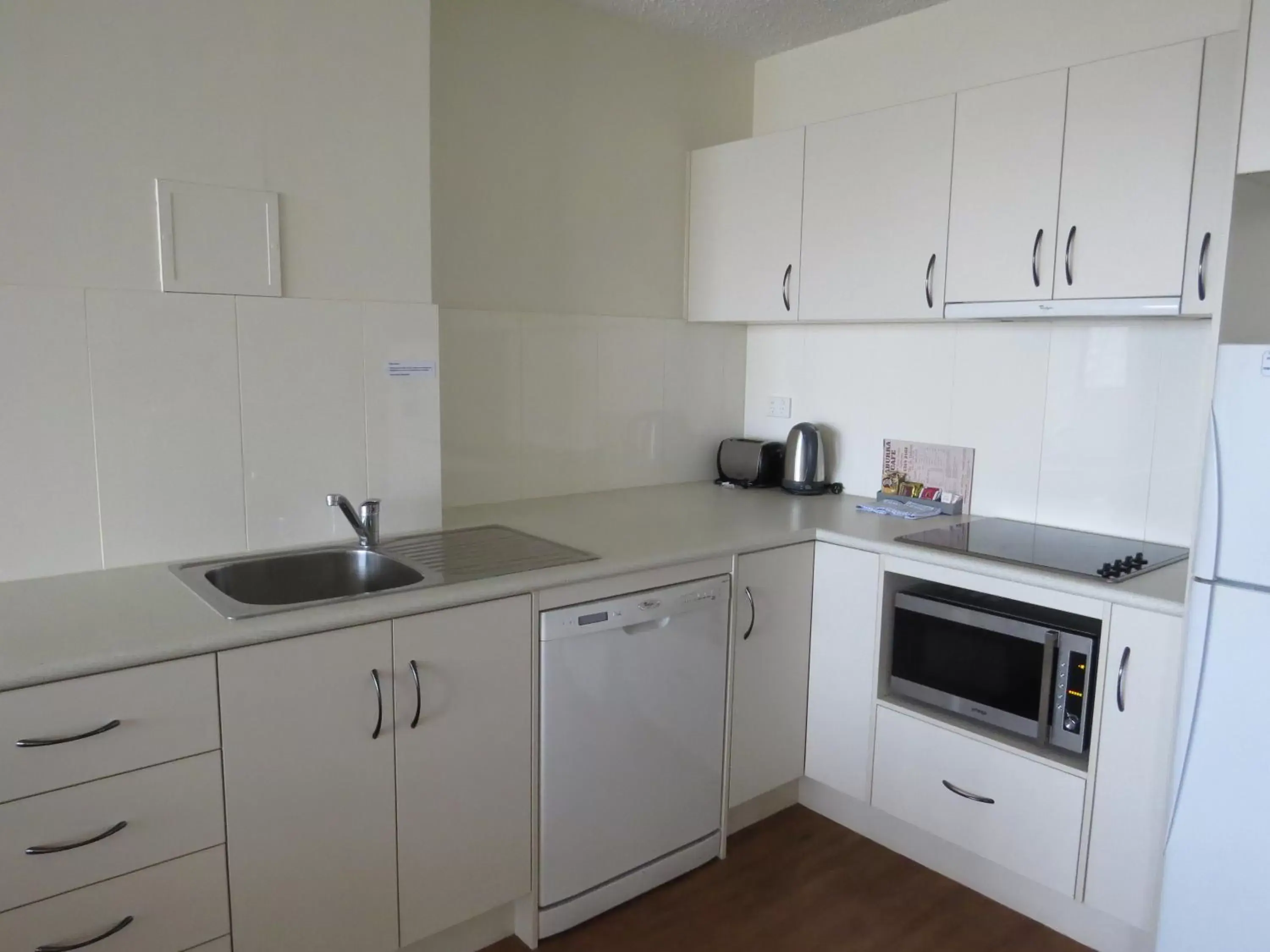 Kitchen or kitchenette, Kitchen/Kitchenette in Summit Apartments