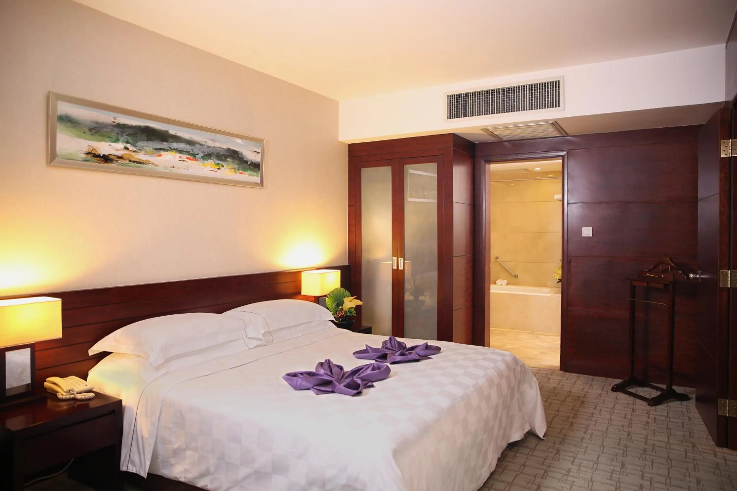 Bed in Felicity Hotel Shenzhen, Luohu Railway Station