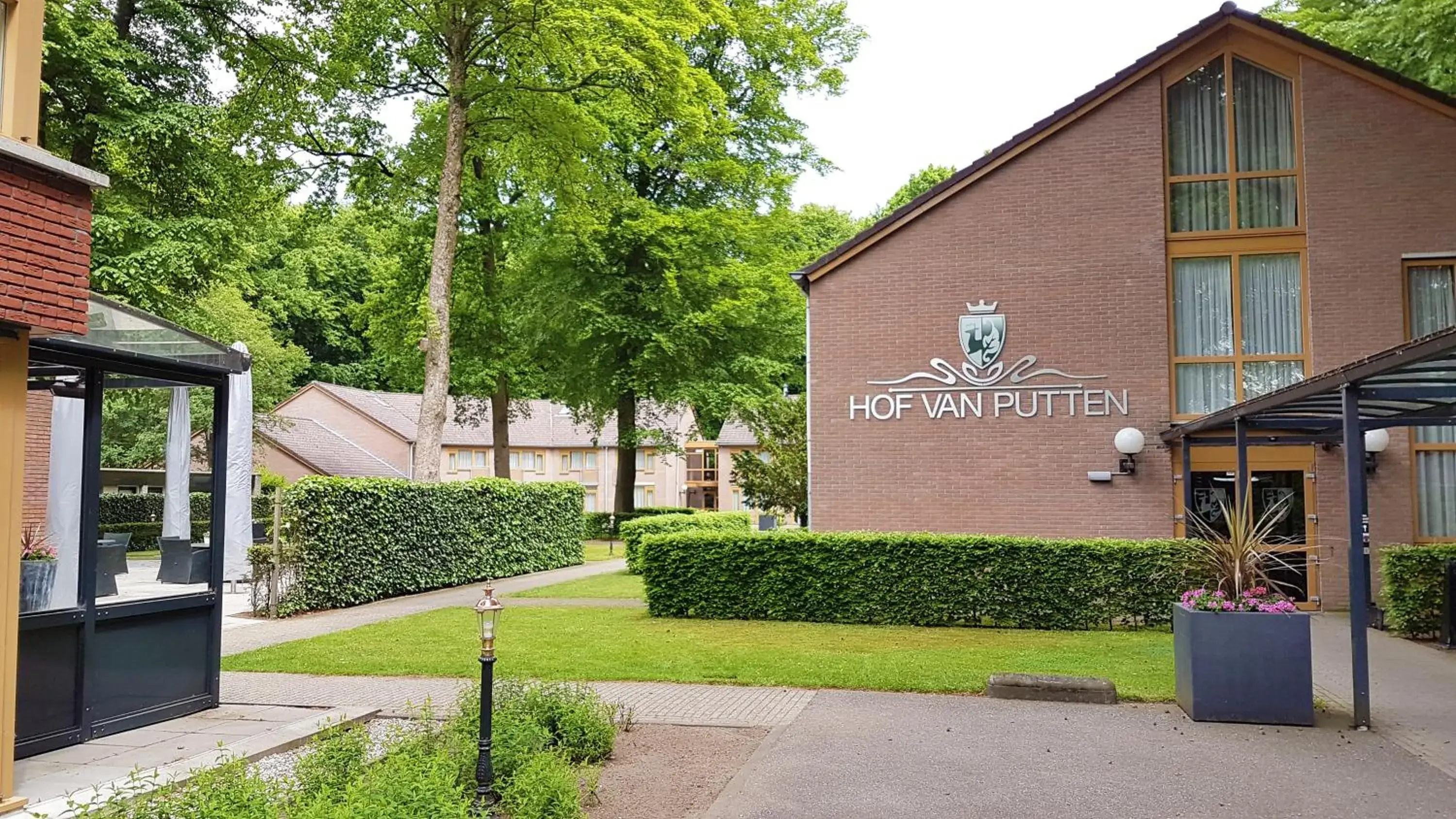 Property Building in Hof van Putten