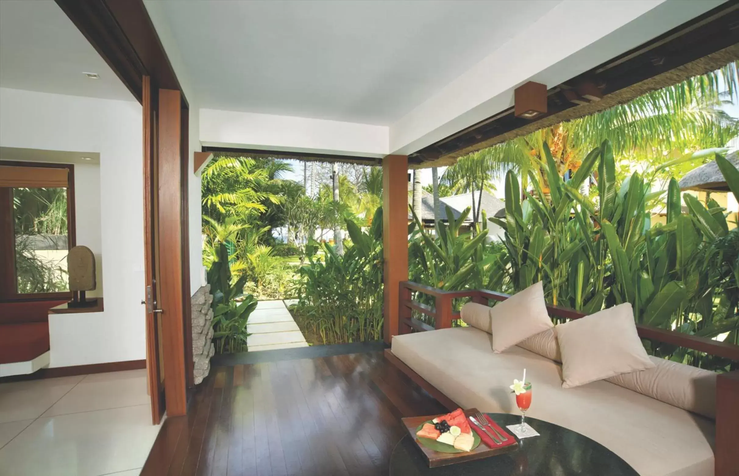 Balcony/Terrace in Qunci Villas Hotel