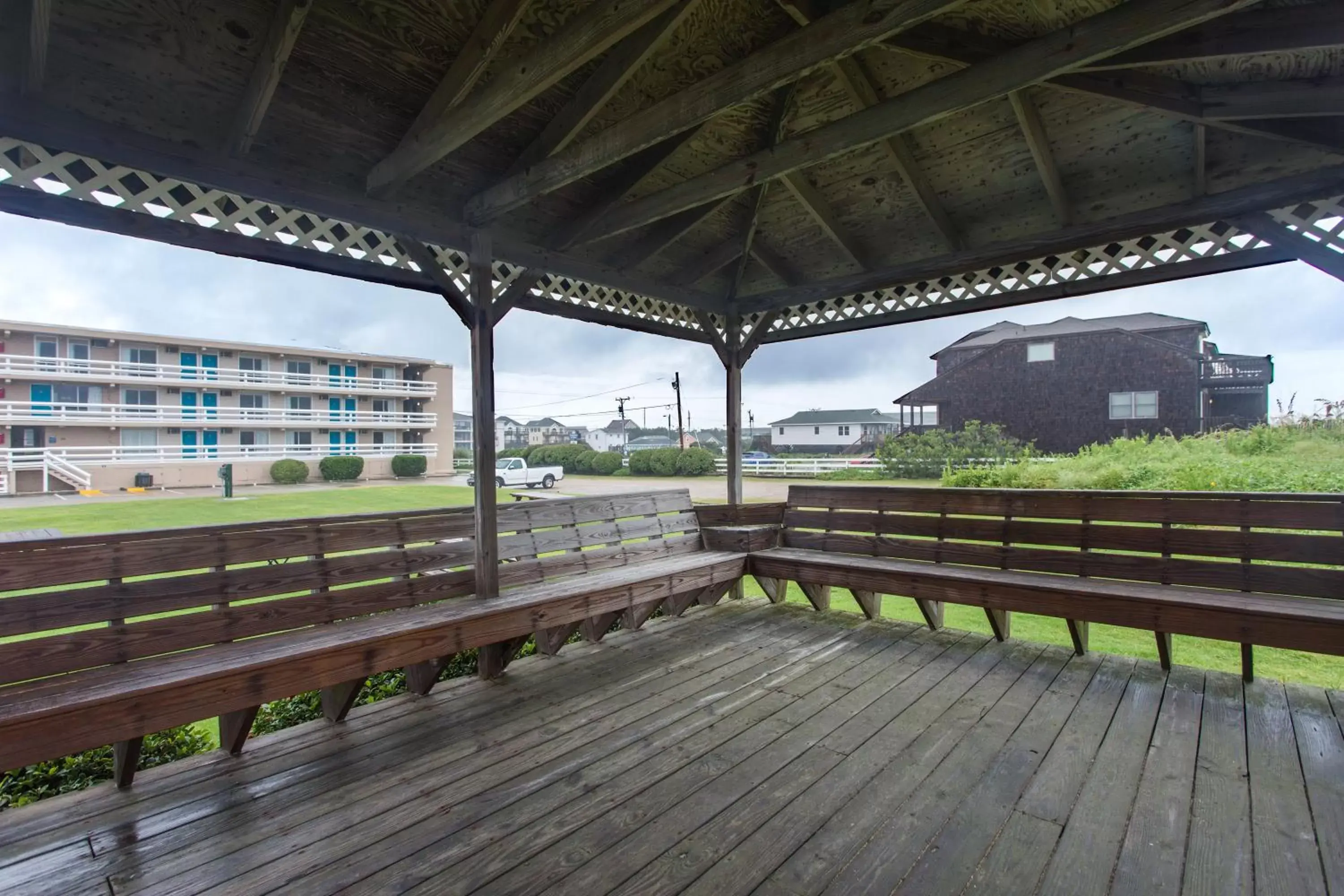 Garden, Balcony/Terrace in Mariner Inn And Suites