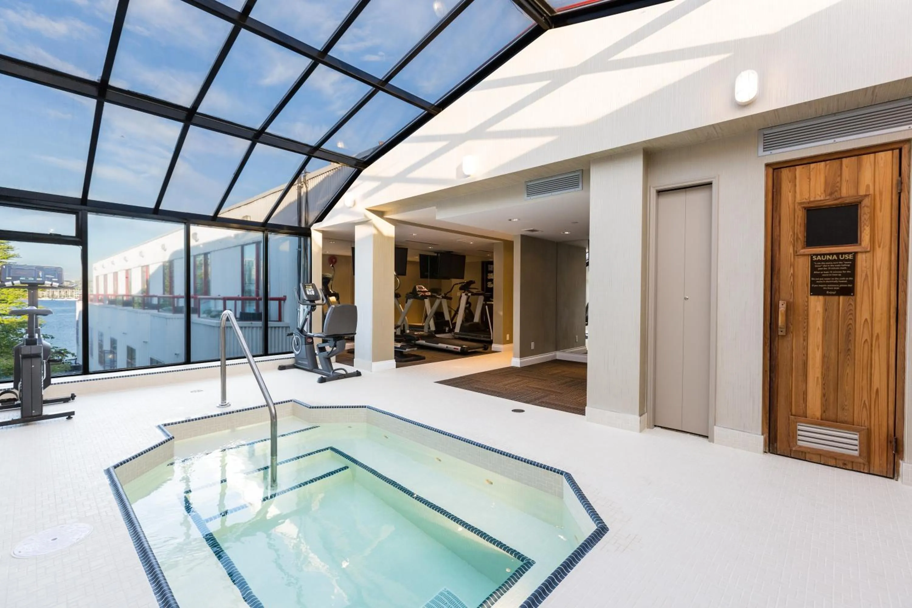 Fitness centre/facilities in Granville Island Hotel