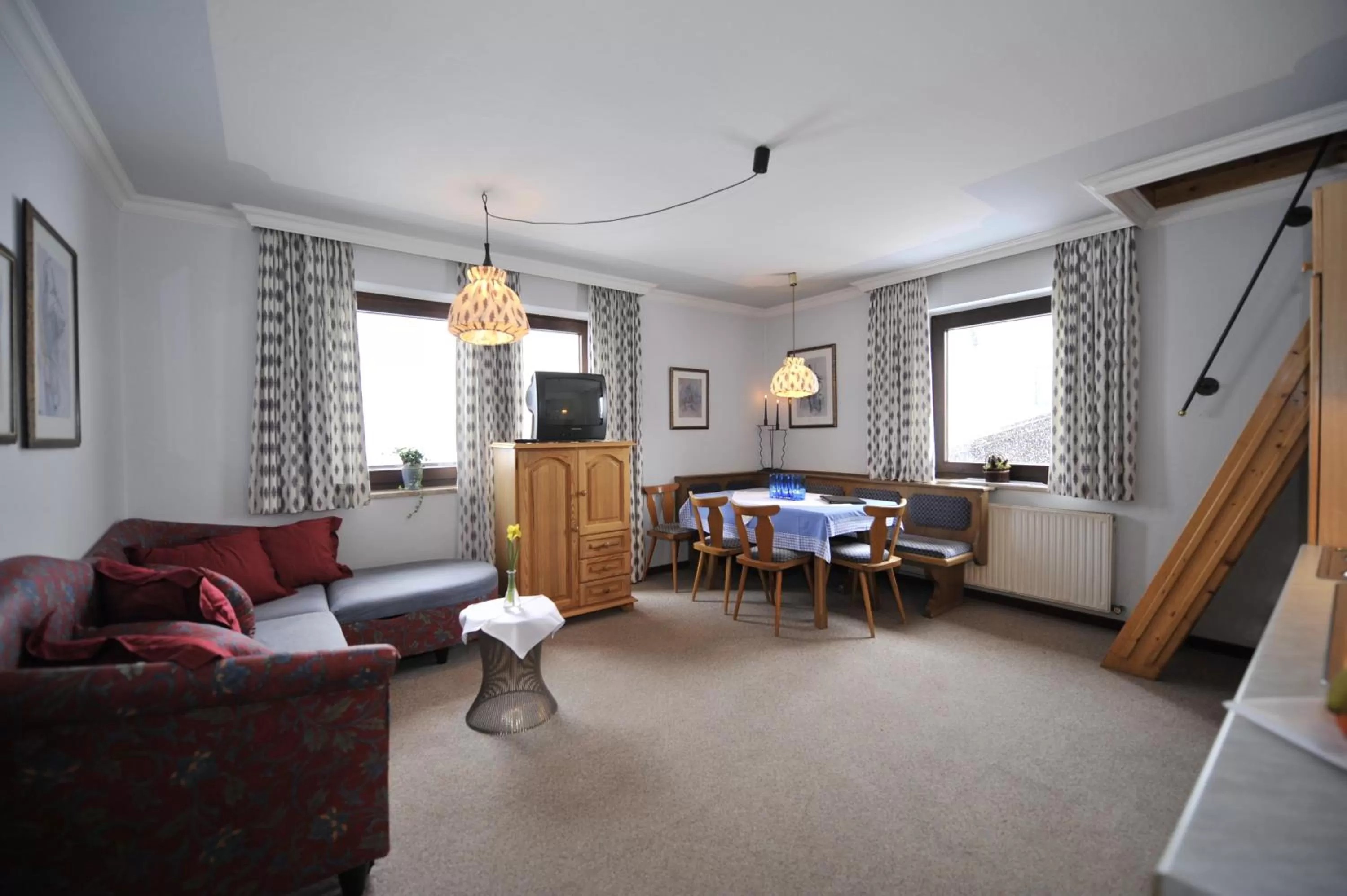 Photo of the whole room, Seating Area in Apparthotel Restaurant Steiners