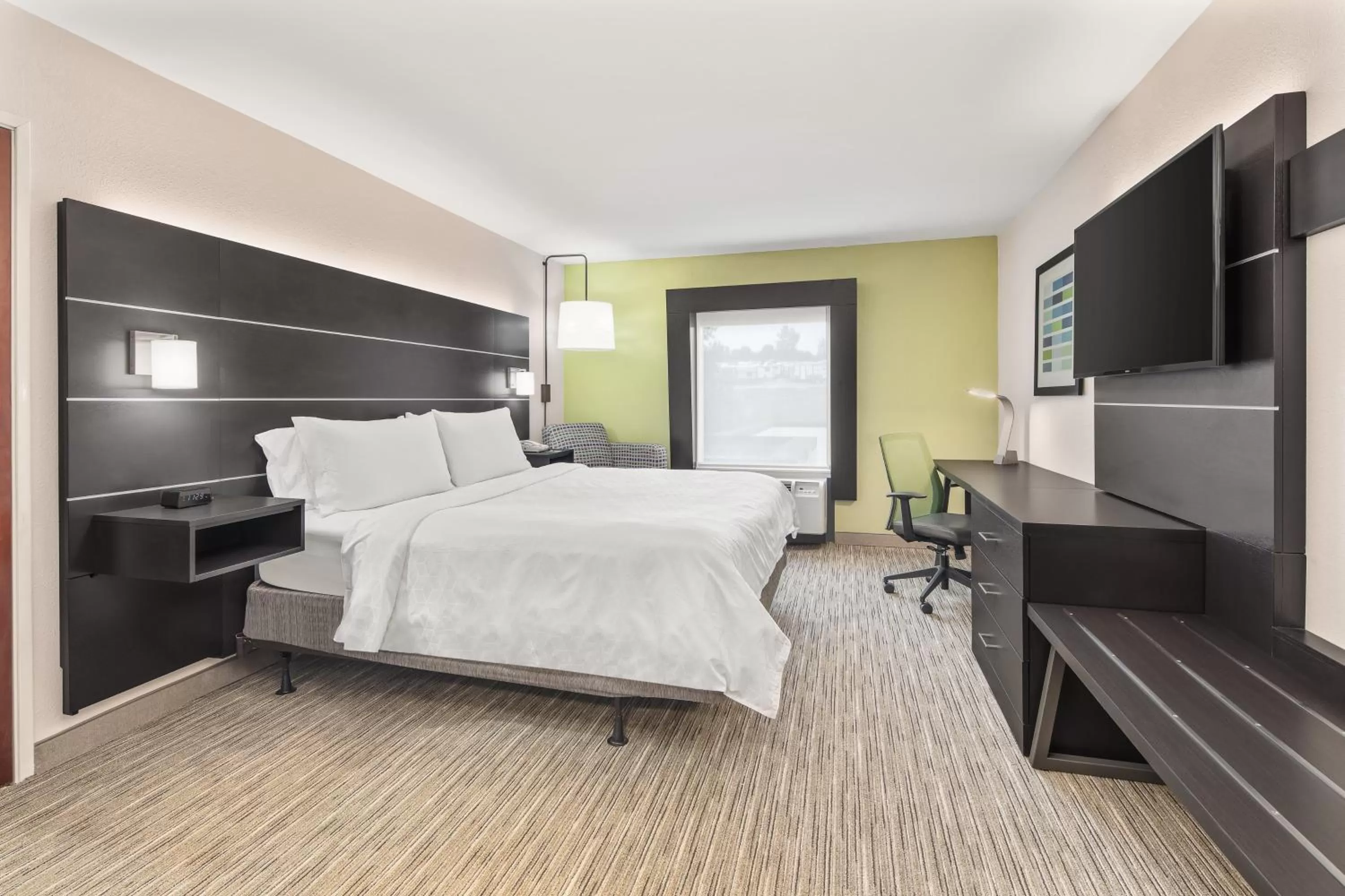 Photo of the whole room, Bed in Holiday Inn Express Hotels & Suites Greenville-Spartanburg/Duncan by IHG