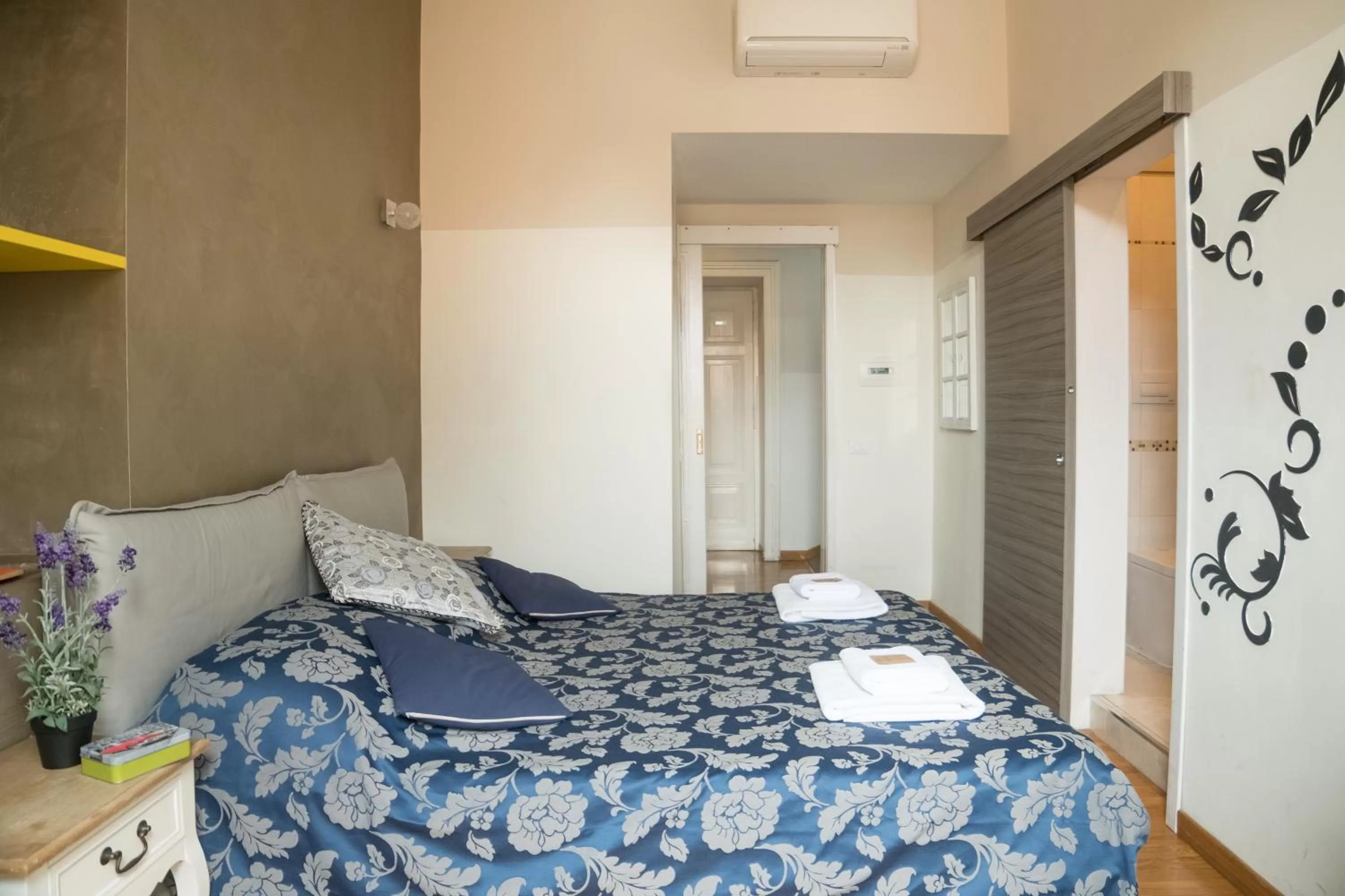 Bed in Sesto Suites Central