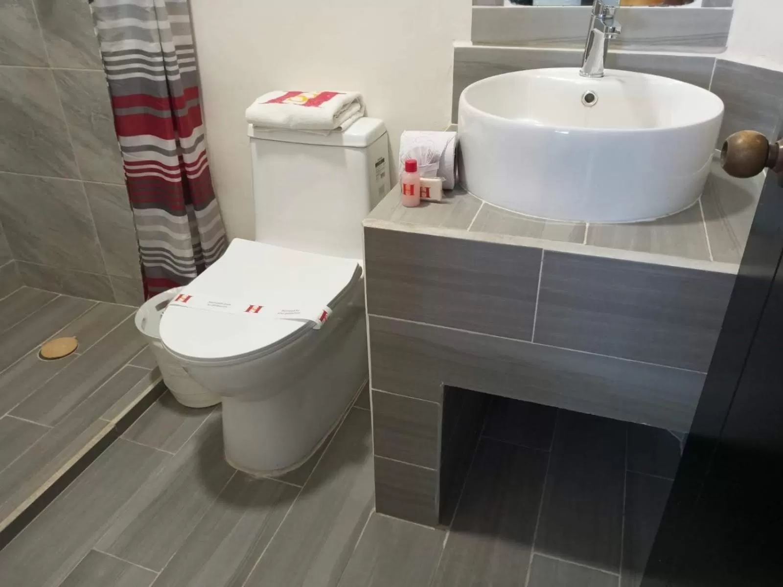 Bathroom in Hotel Sevilla Palenque